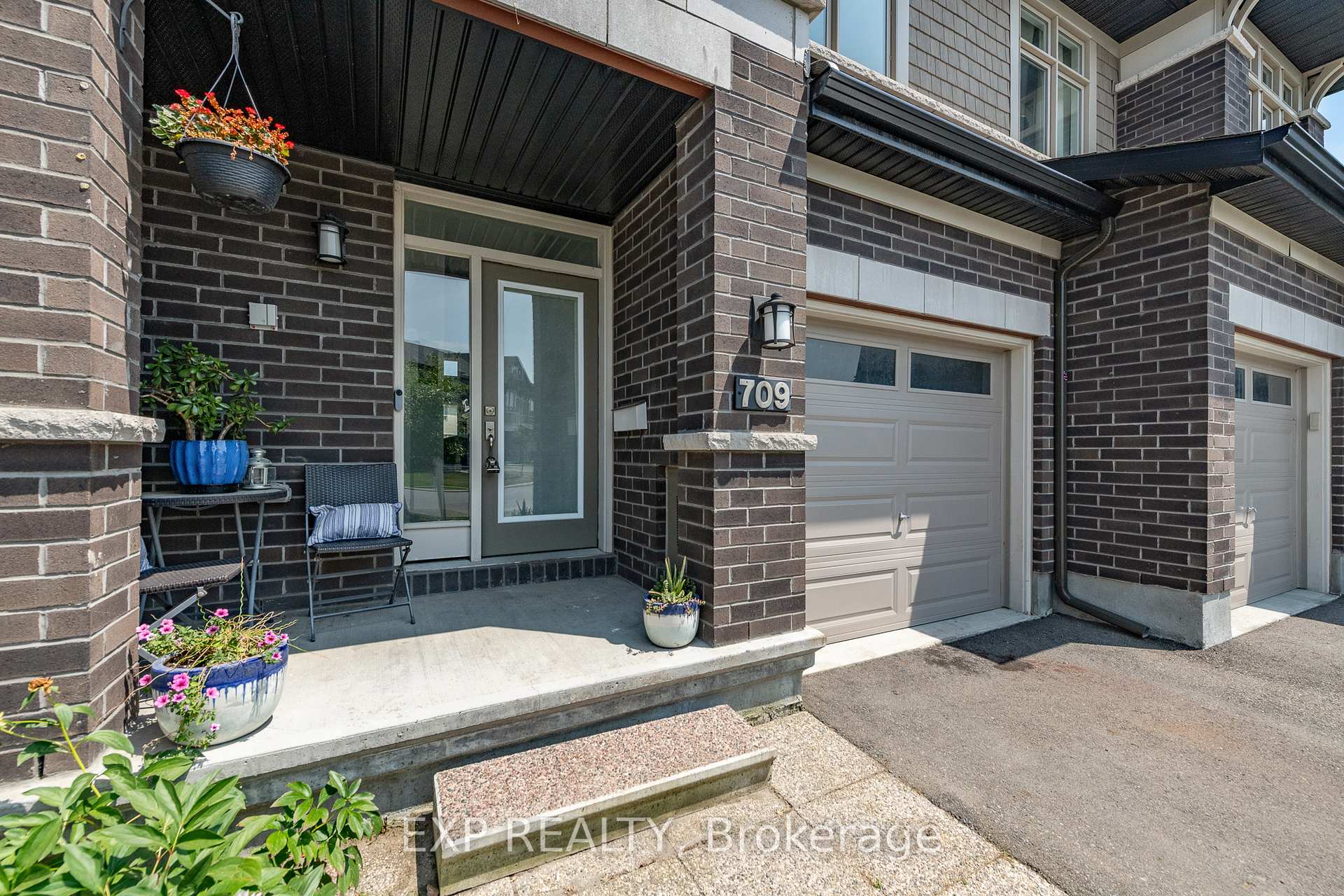 Photo 3 of 709 Capricorn Circle, Ottawa, Riverside South/Gloucester Glen — HOMEH
