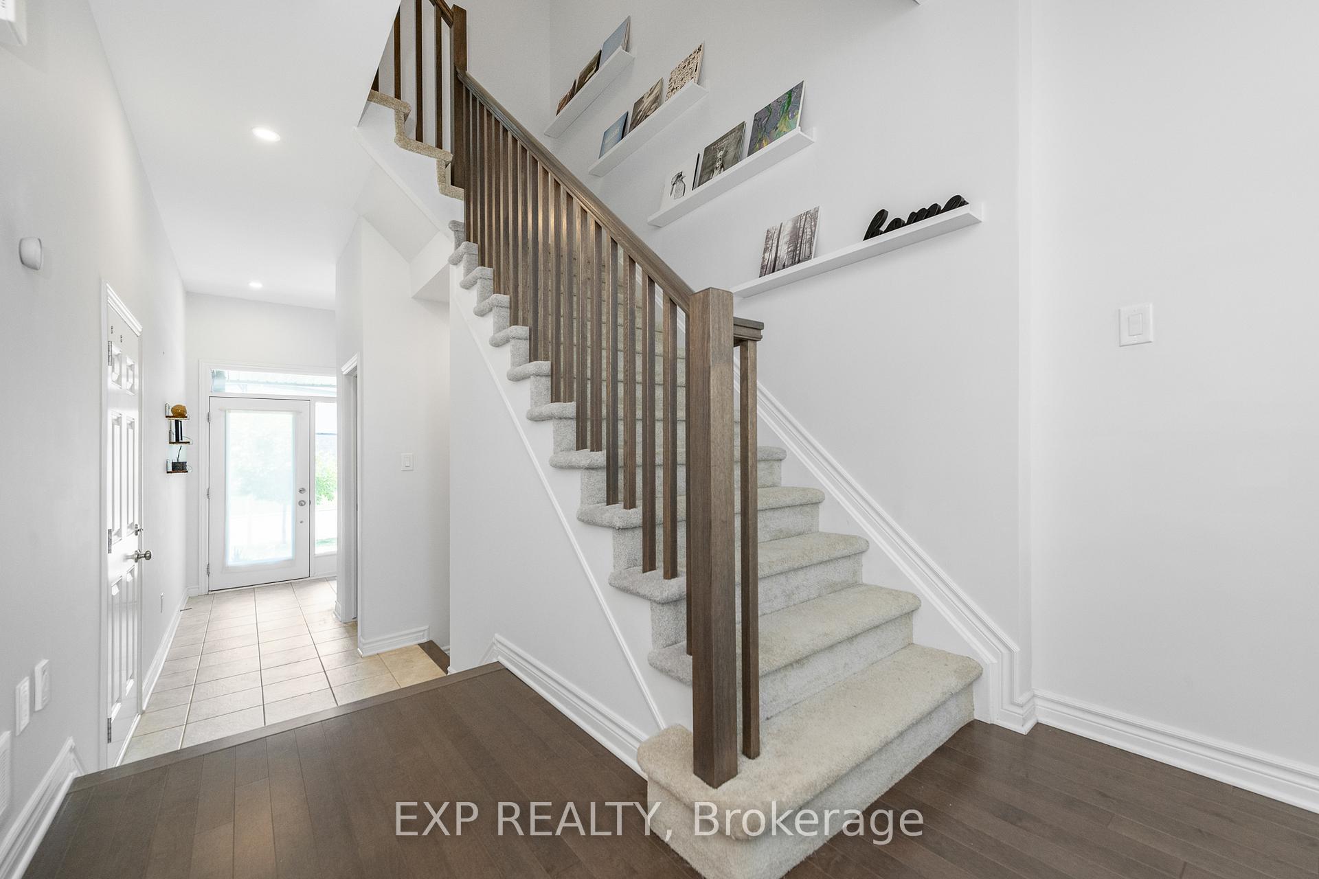 Photo 4 of 709 Capricorn Circle, Ottawa, Riverside South/Gloucester Glen — HOMEH