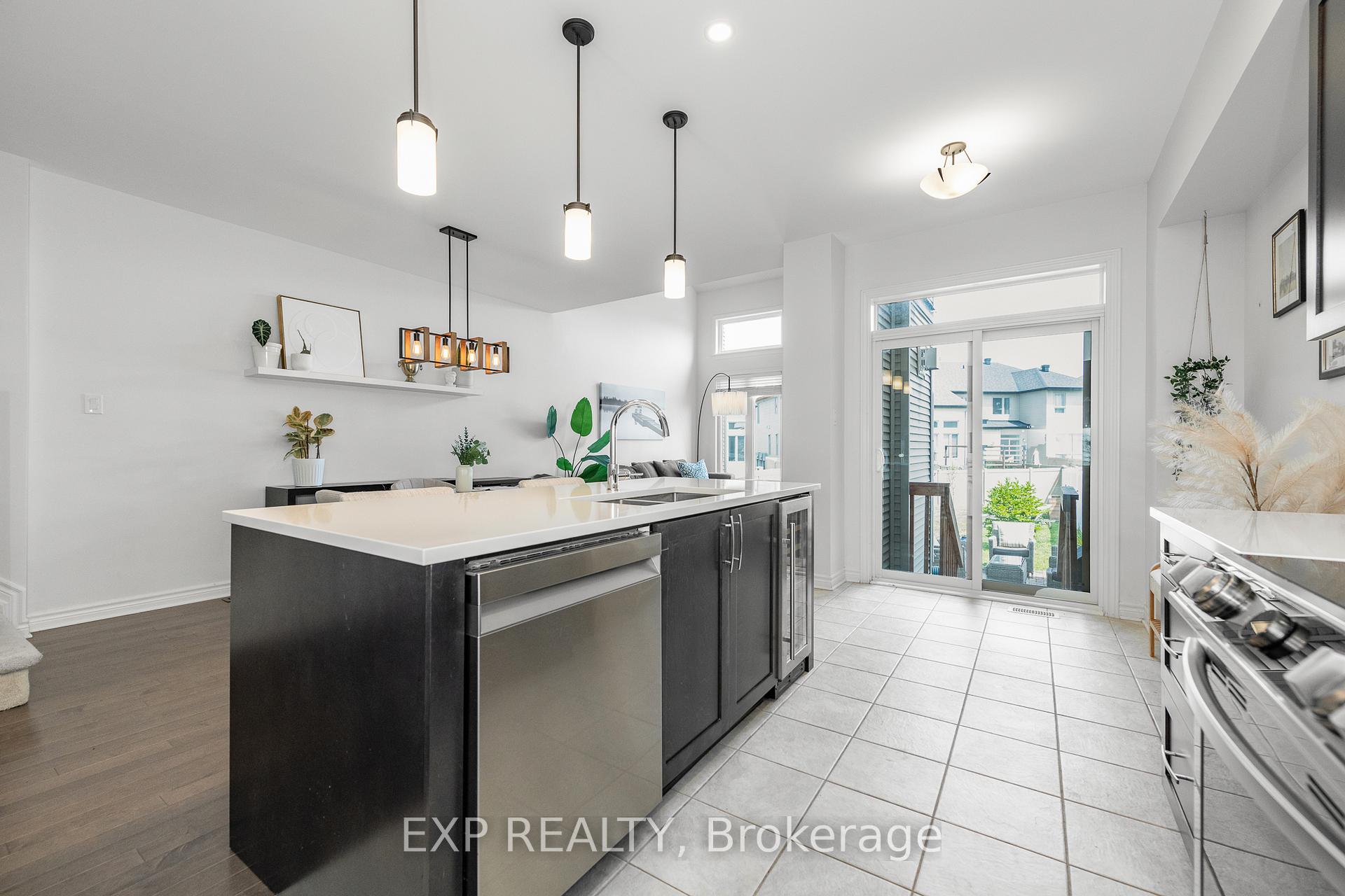 Photo 11 of 709 Capricorn Circle, Ottawa, Riverside South/Gloucester Glen — HOMEH