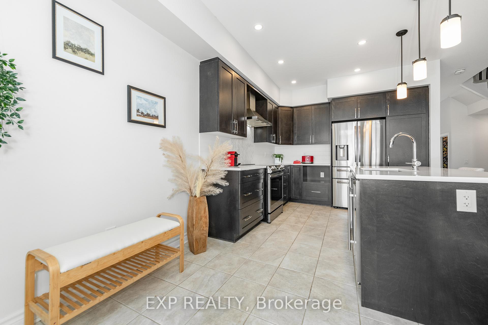 Photo 16 of 709 Capricorn Circle, Ottawa, Riverside South/Gloucester Glen — HOMEH