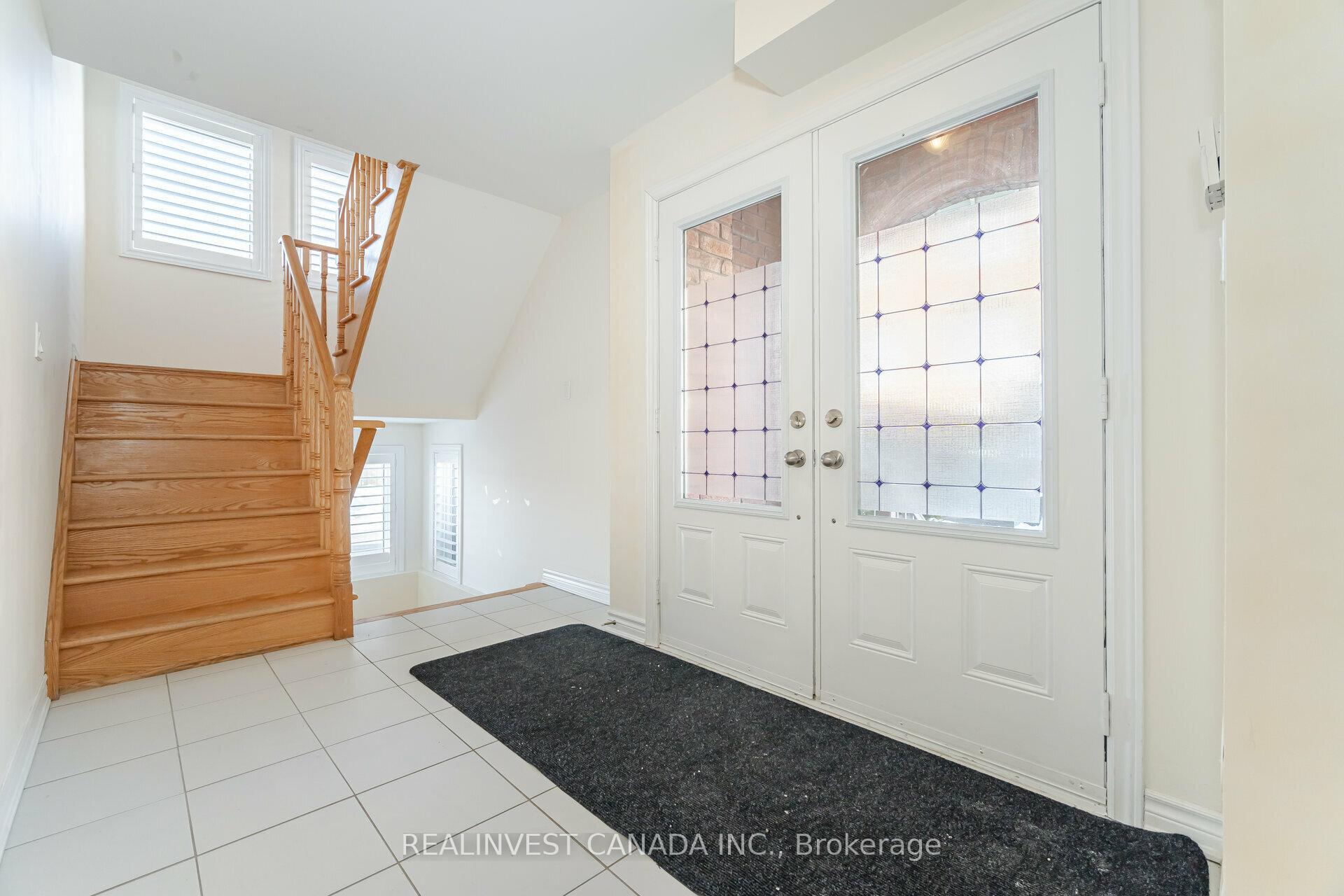 Photo 5 of 42 City Park Circle, Vaughan, West Woodbridge — HOMEH