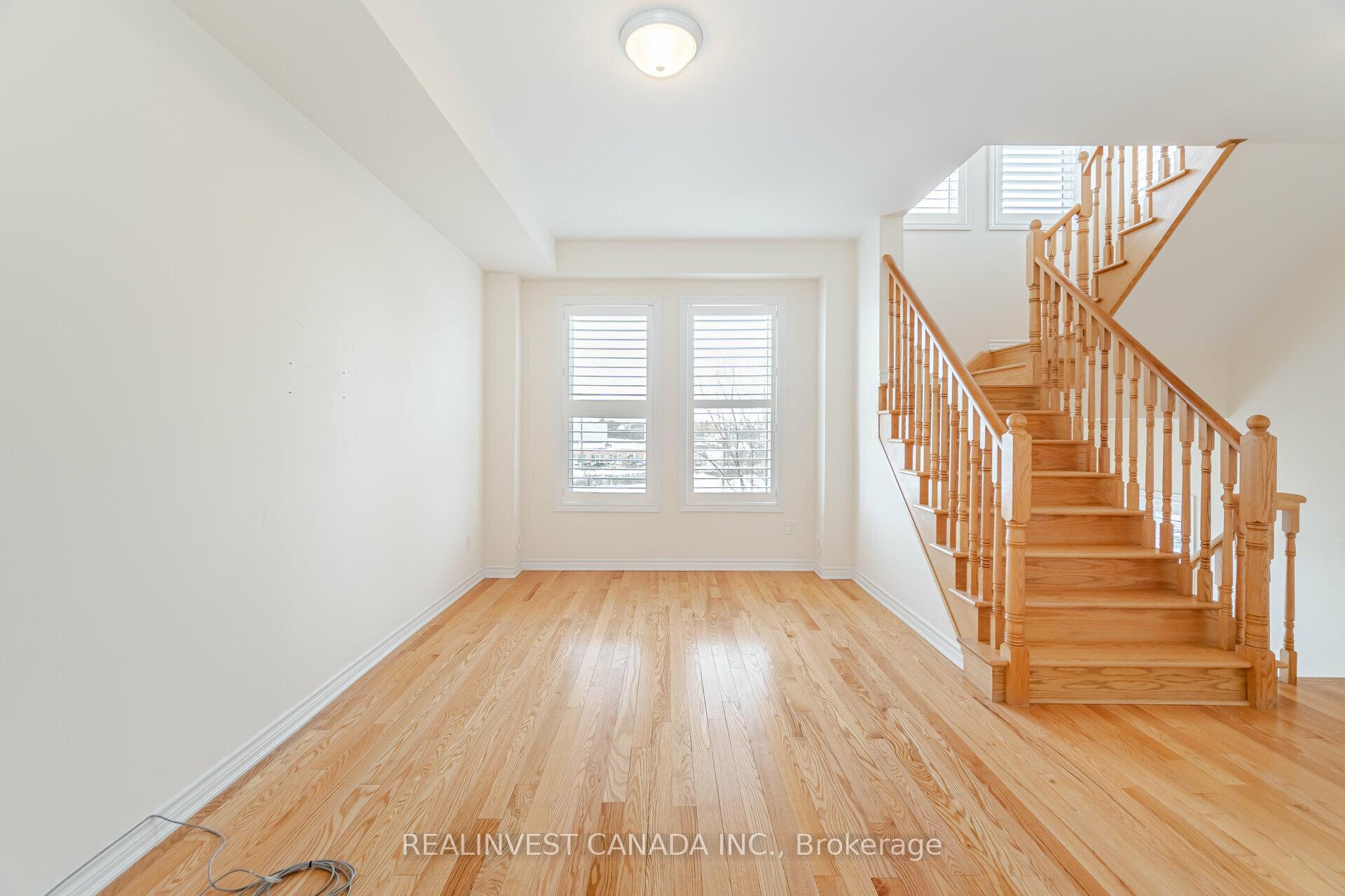 Photo 7 of 42 City Park Circle, Vaughan, West Woodbridge — HOMEH