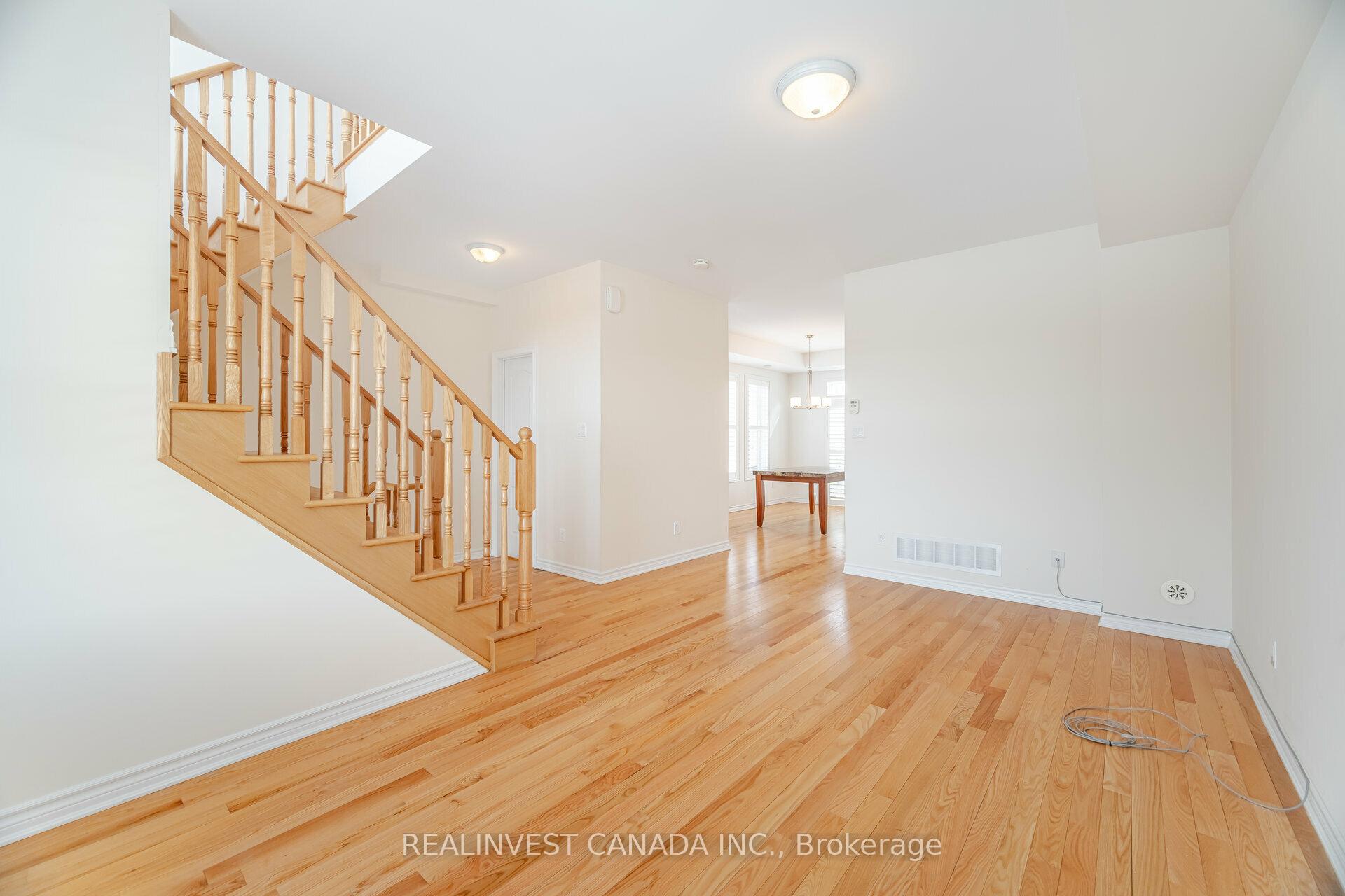 Photo 8 of 42 City Park Circle, Vaughan, West Woodbridge — HOMEH