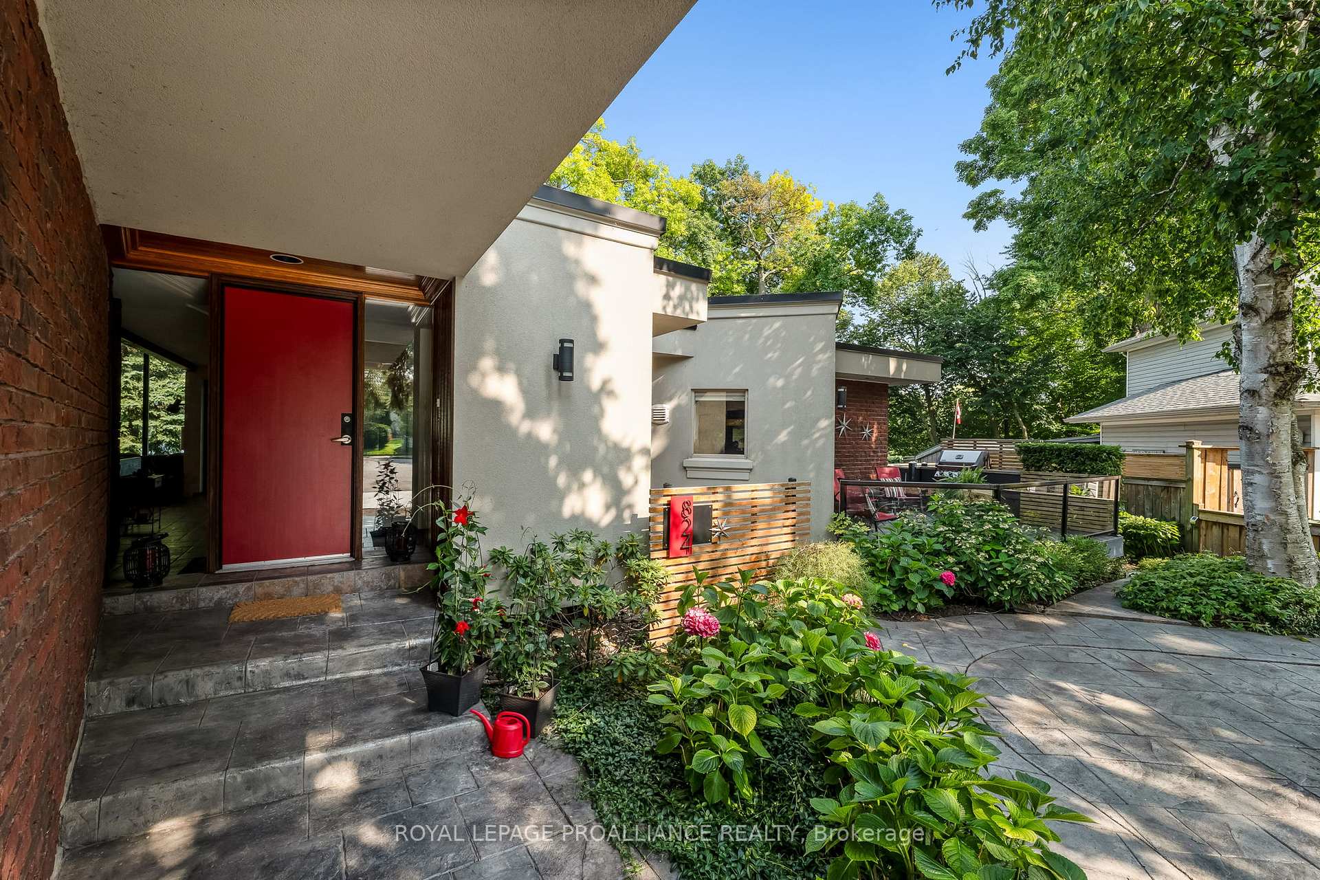 Photo 8 of 824 Elvira Court, Pickering, West Shore — HOMEH