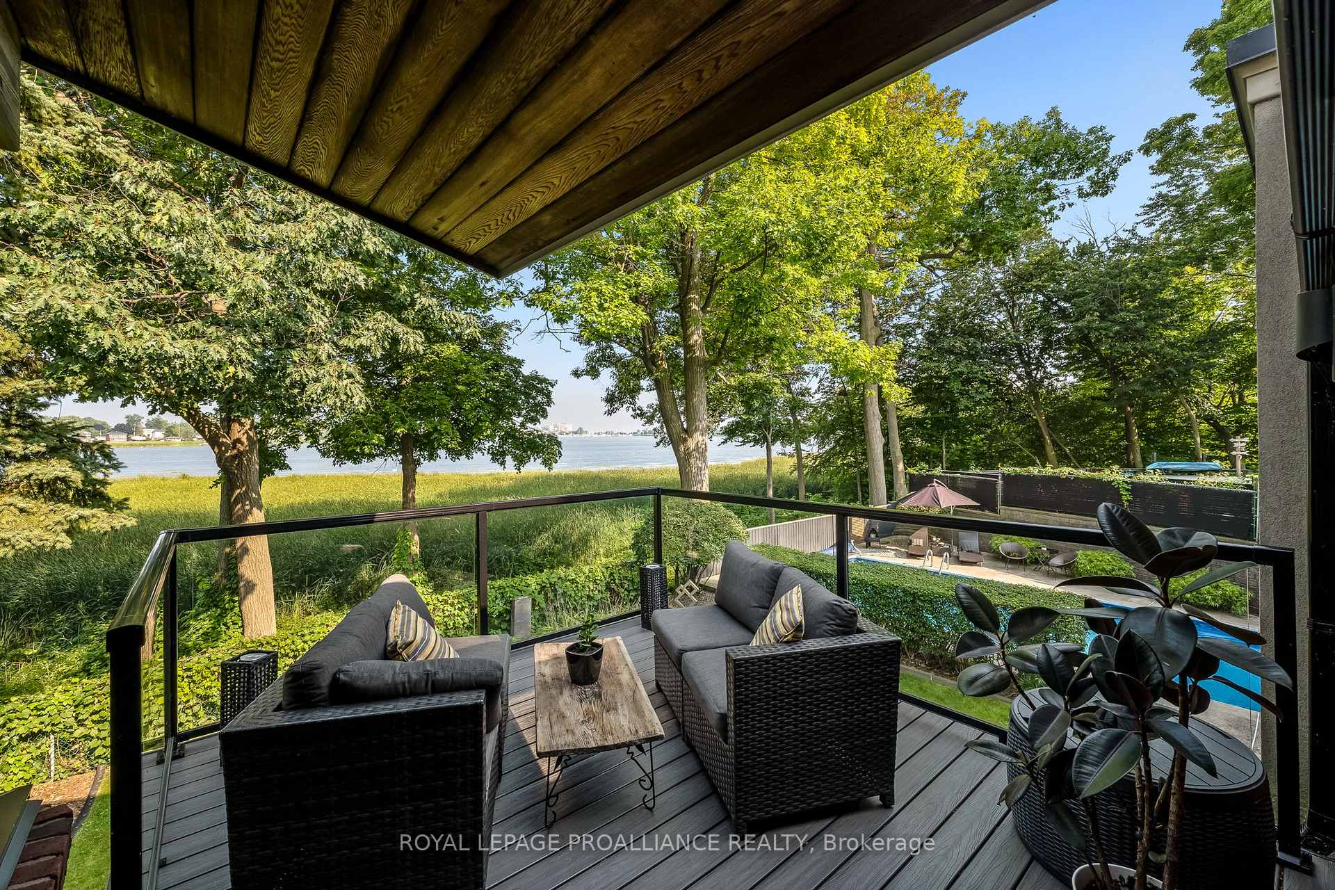 Photo 13 of 824 Elvira Court, Pickering, West Shore — HOMEH