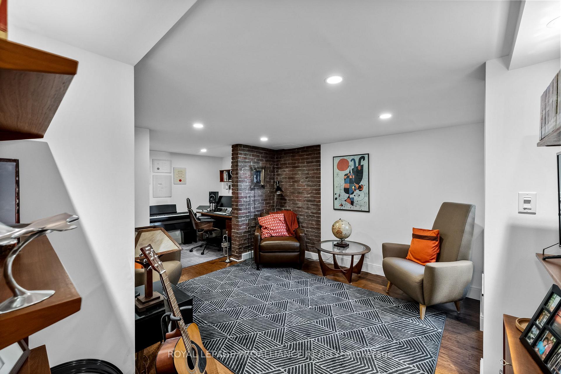 Photo 30 of 824 Elvira Court, Pickering, West Shore — HOMEH