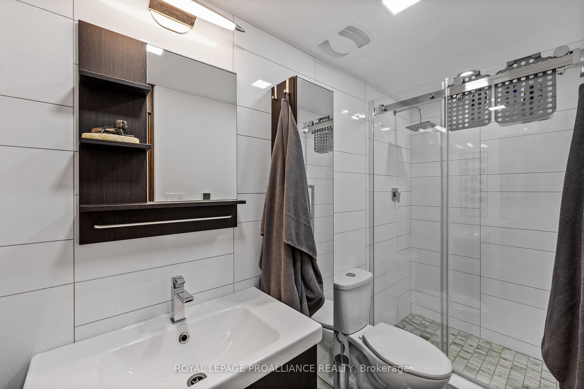 Photo 33 of 824 Elvira Court, Pickering, West Shore — HOMEH