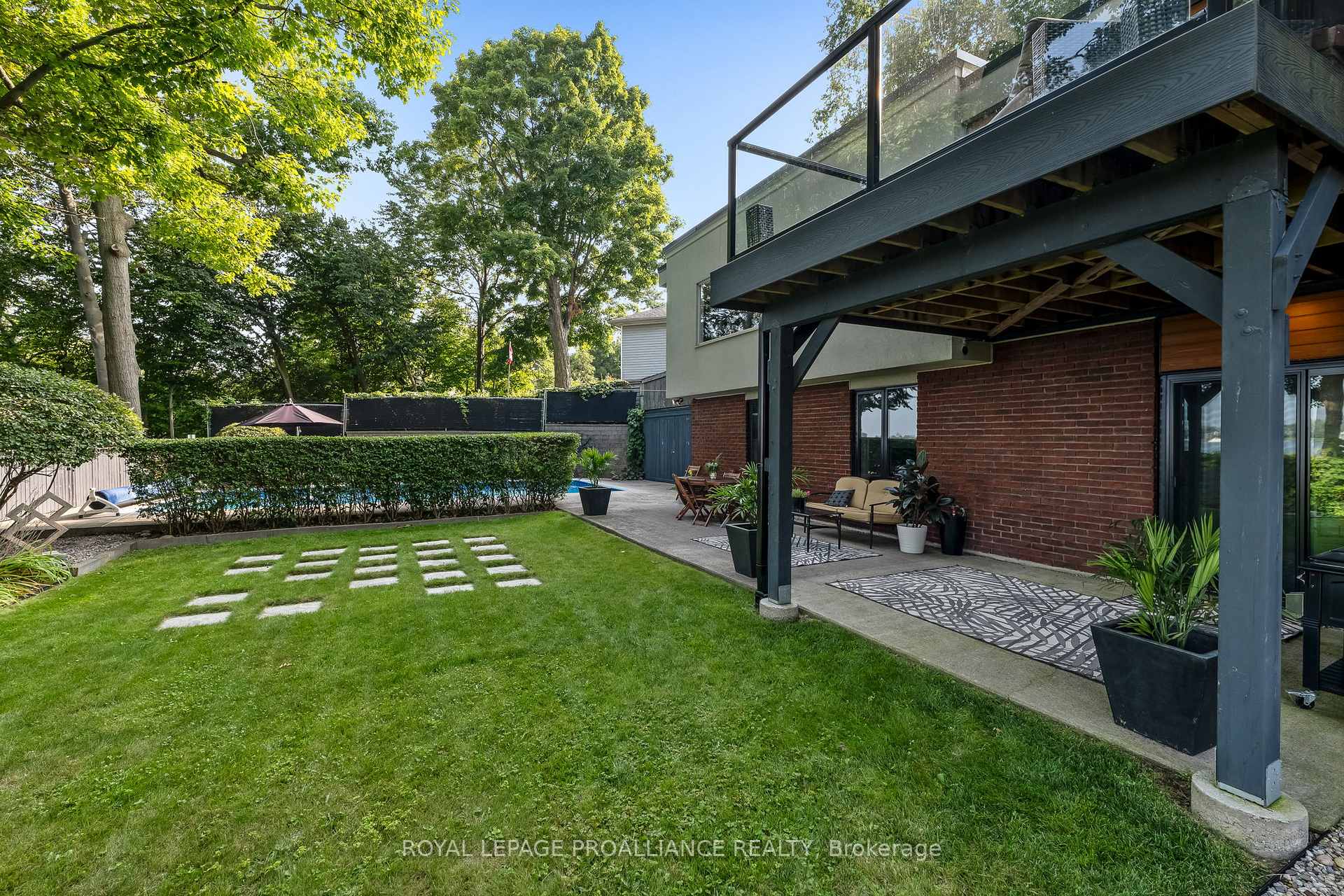 Photo 36 of 824 Elvira Court, Pickering, West Shore — HOMEH