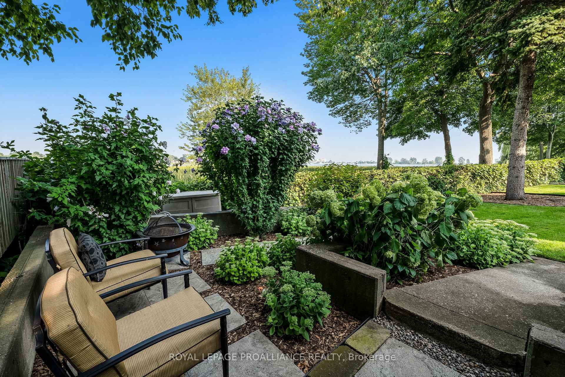 Photo 39 of 824 Elvira Court, Pickering, West Shore — HOMEH