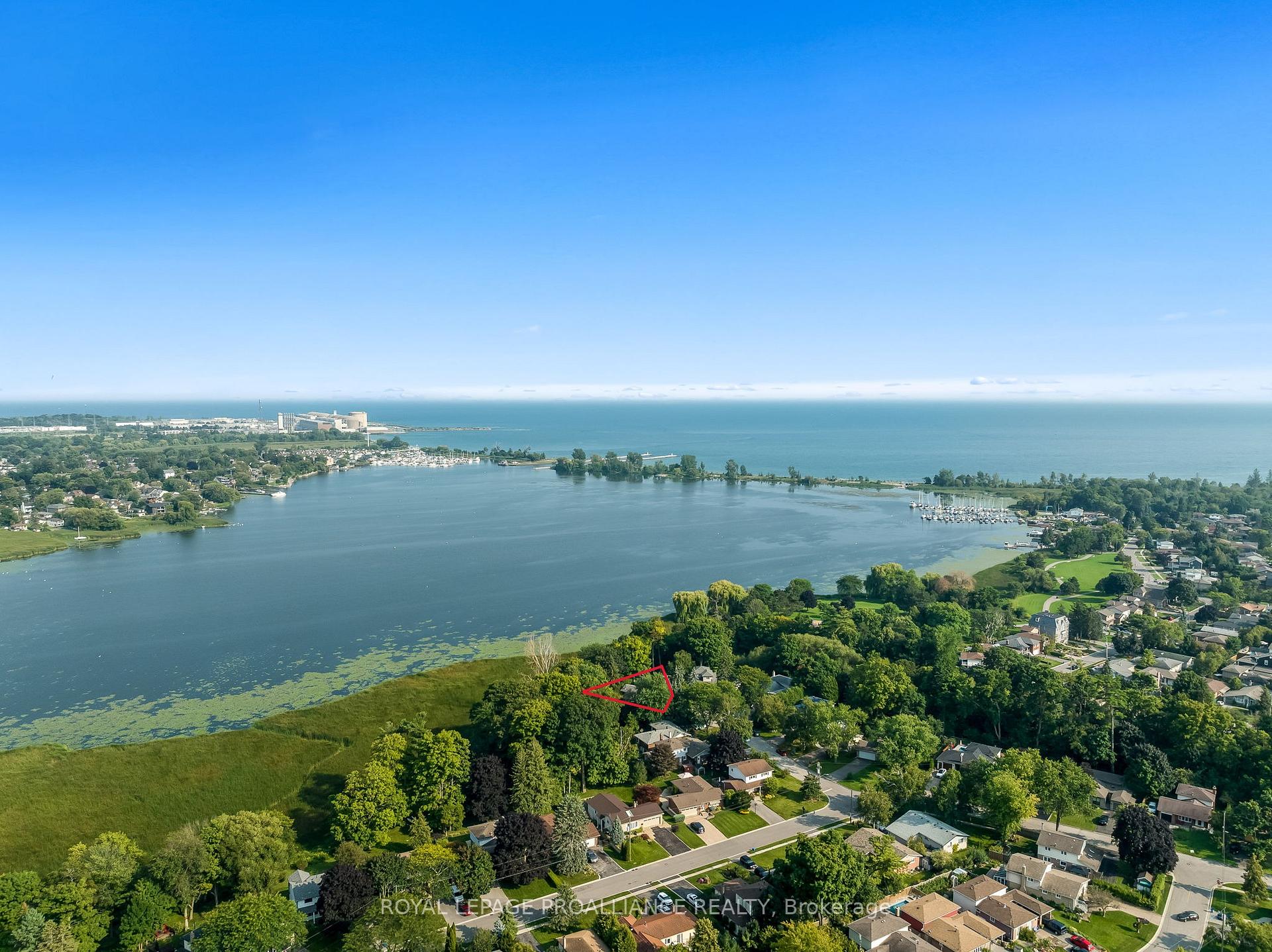 Photo 44 of 824 Elvira Court, Pickering, West Shore — HOMEH