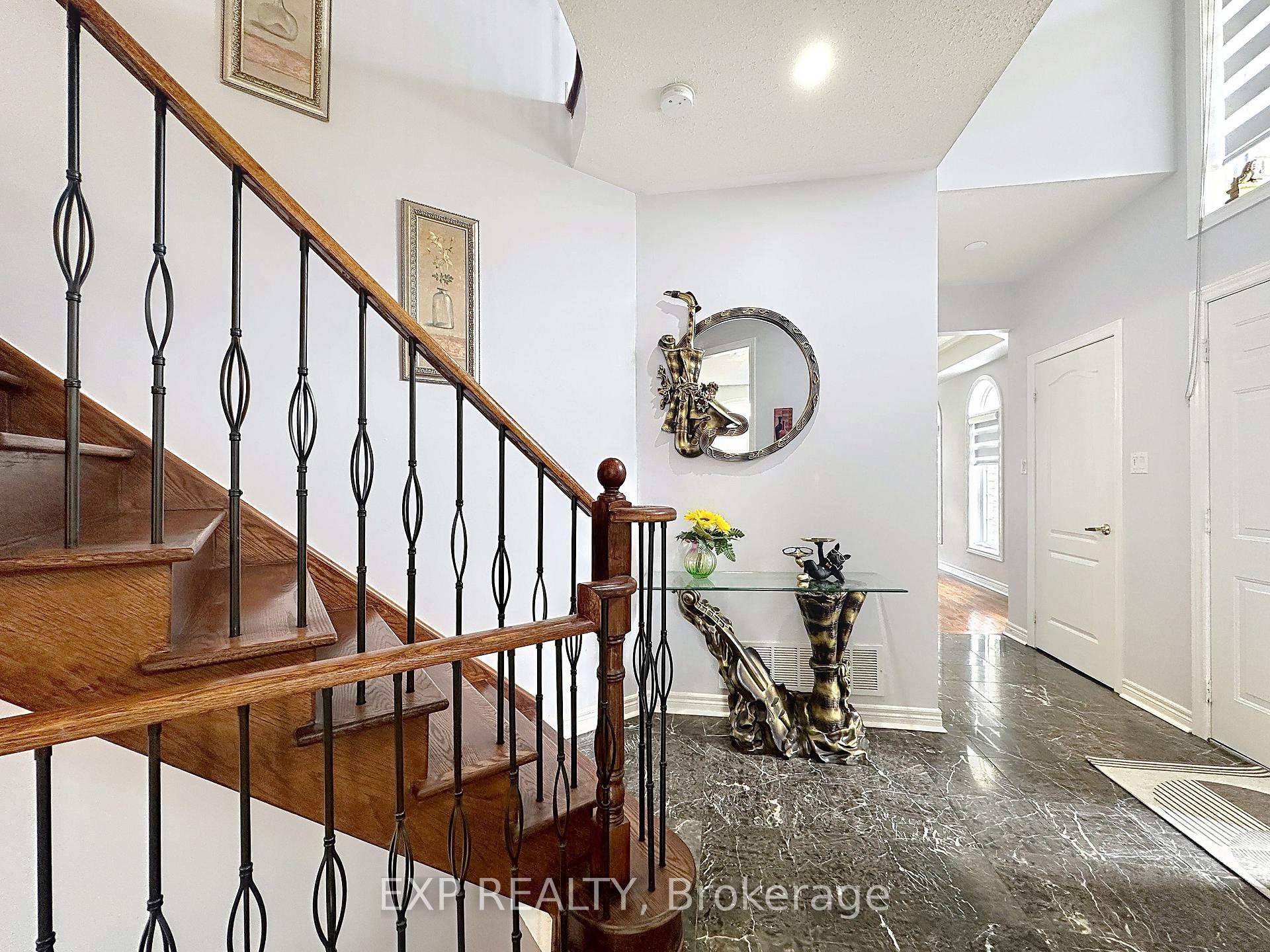 Photo 3 of 129 Ledge Rock Drive E, Vaughan, Vellore Village — HOMEH