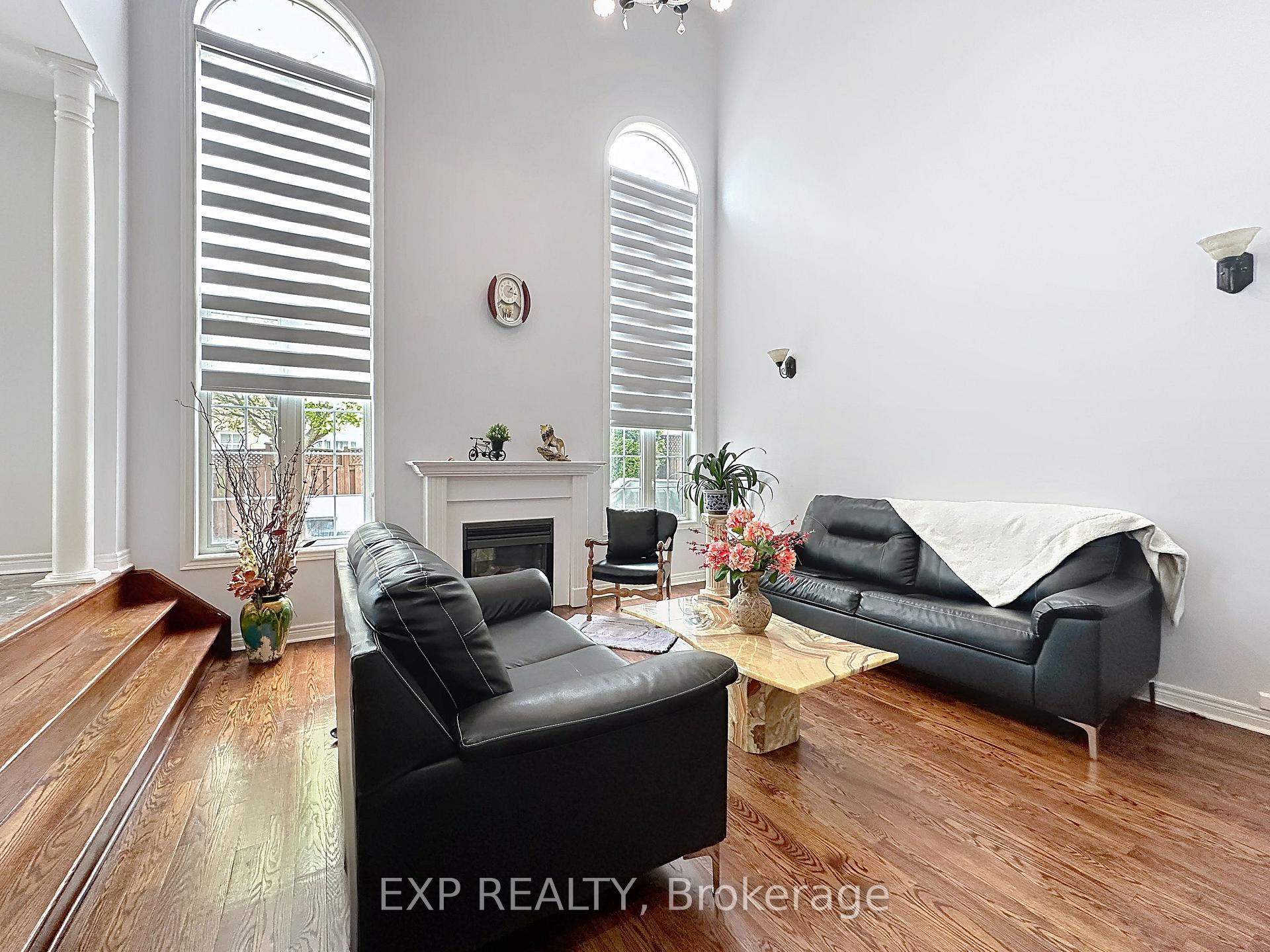 Photo 4 of 129 Ledge Rock Drive E, Vaughan, Vellore Village — HOMEH