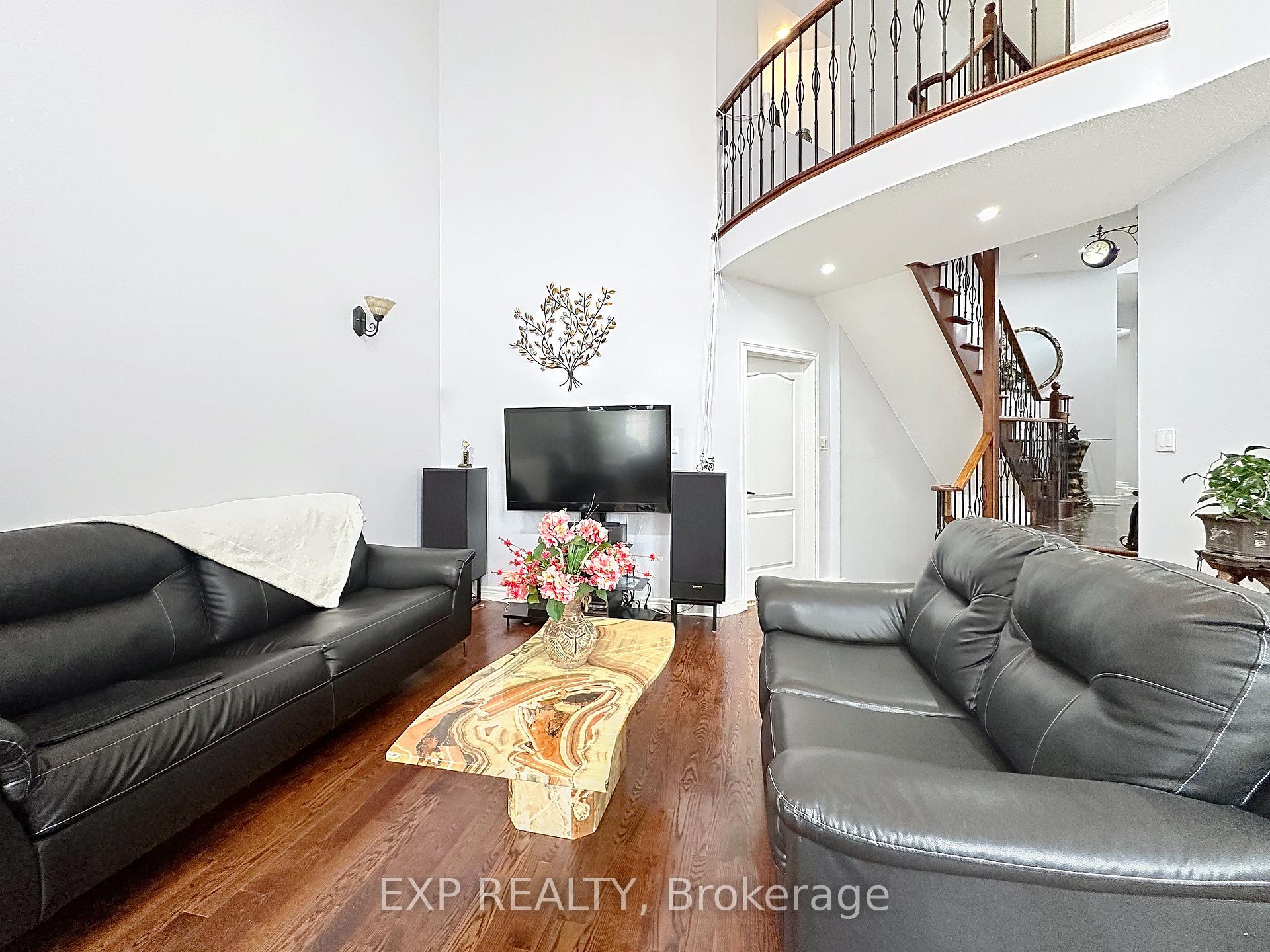 Photo 6 of 129 Ledge Rock Drive E, Vaughan, Vellore Village — HOMEH
