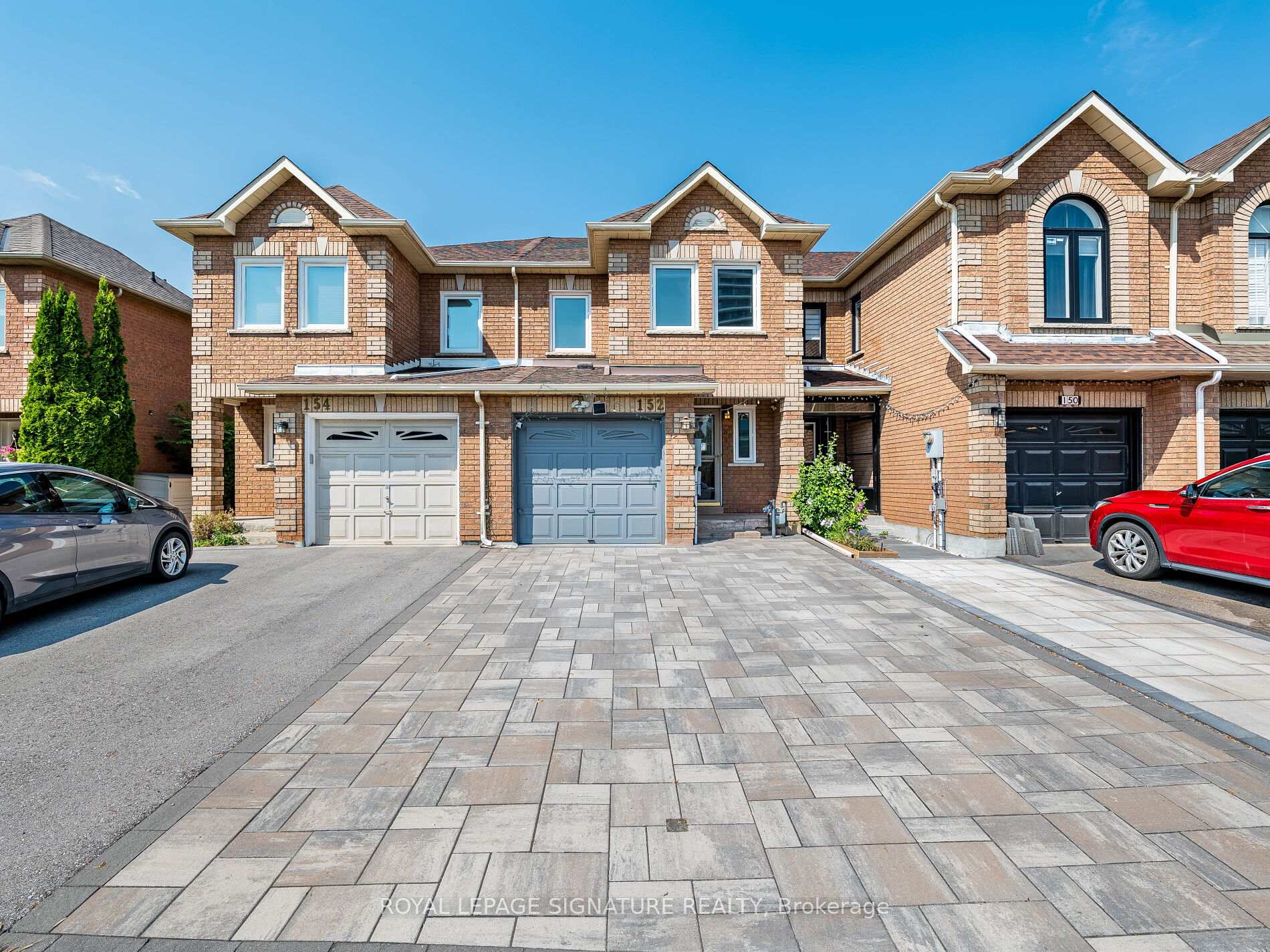 Photo 2 of 152 Lindenshire Avenue, Vaughan, Maple — HOMEH