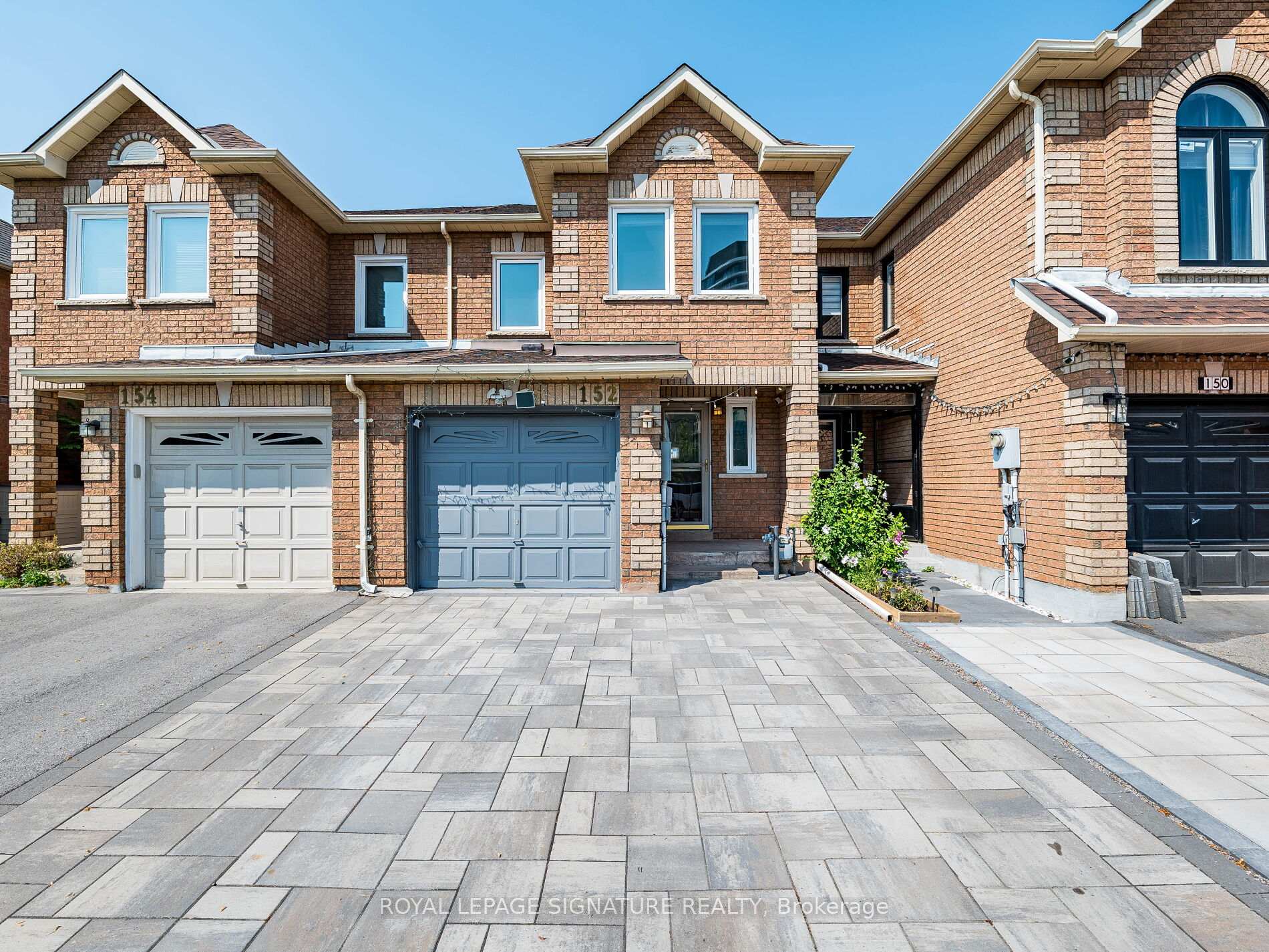 Photo 3 of 152 Lindenshire Avenue, Vaughan, Maple — HOMEH