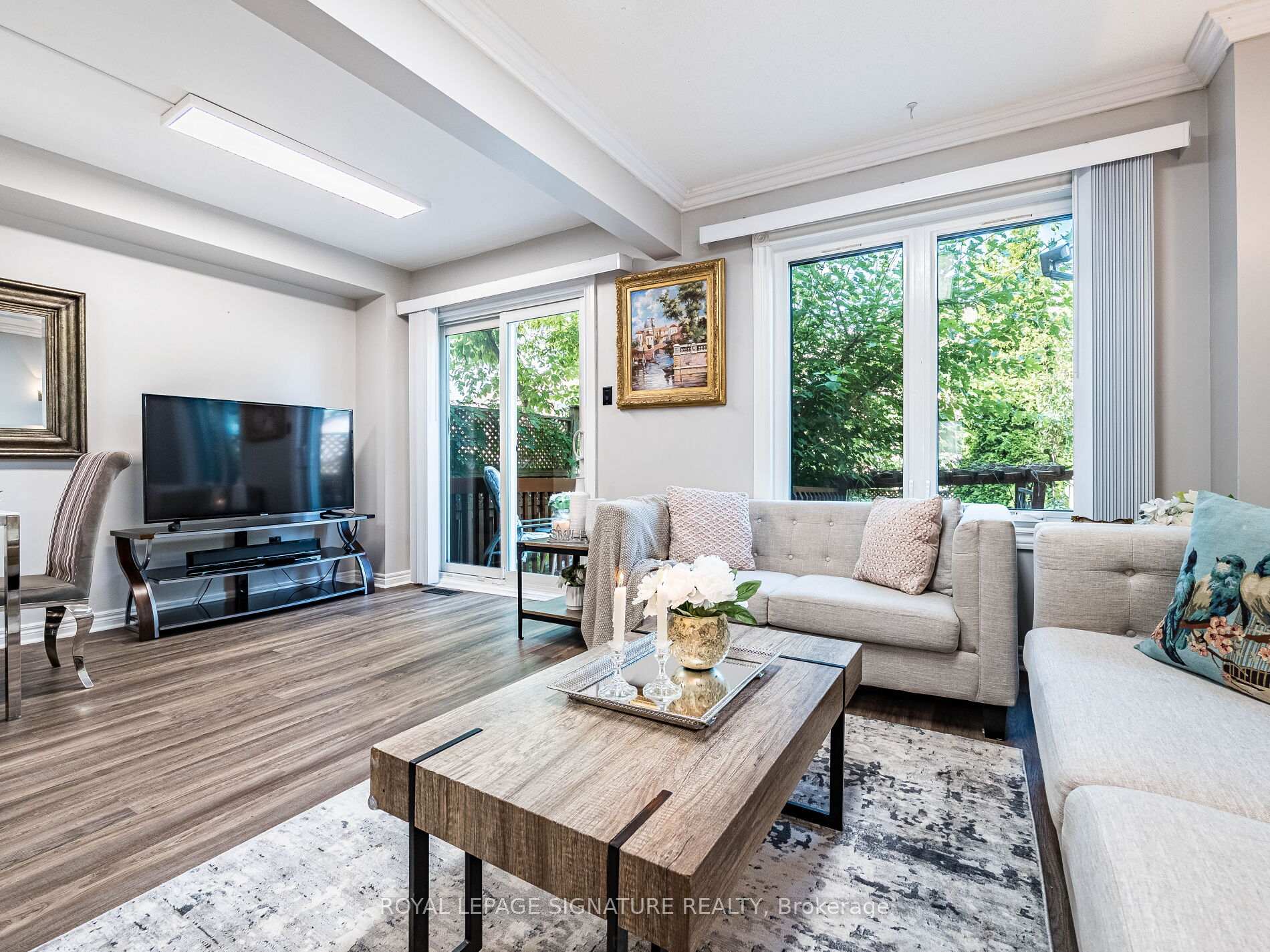 Photo 6 of 152 Lindenshire Avenue, Vaughan, Maple — HOMEH