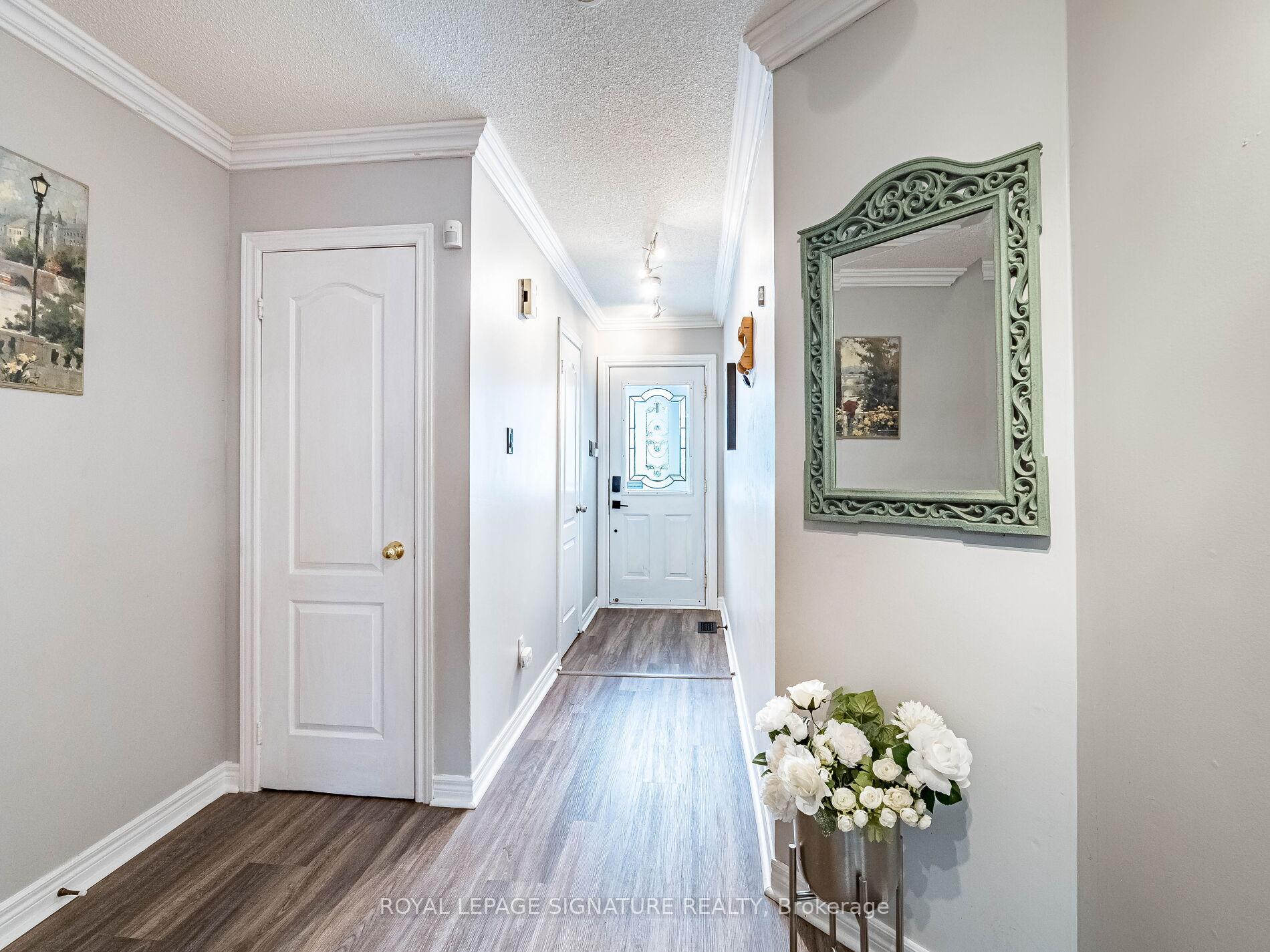 Photo 11 of 152 Lindenshire Avenue, Vaughan, Maple — HOMEH