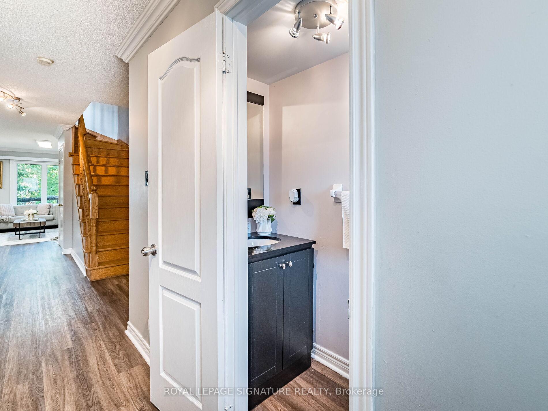 Photo 15 of 152 Lindenshire Avenue, Vaughan, Maple — HOMEH