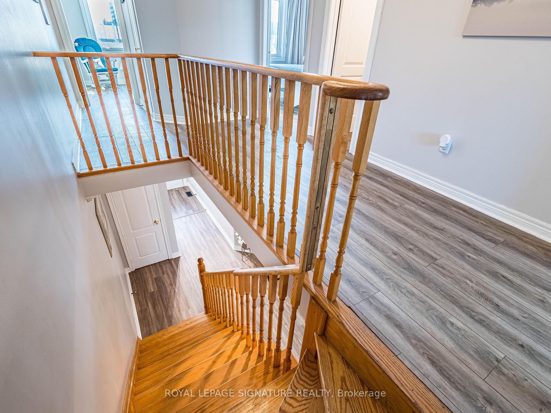 Photo 16 of 152 Lindenshire Avenue, Vaughan, Maple — HOMEH
