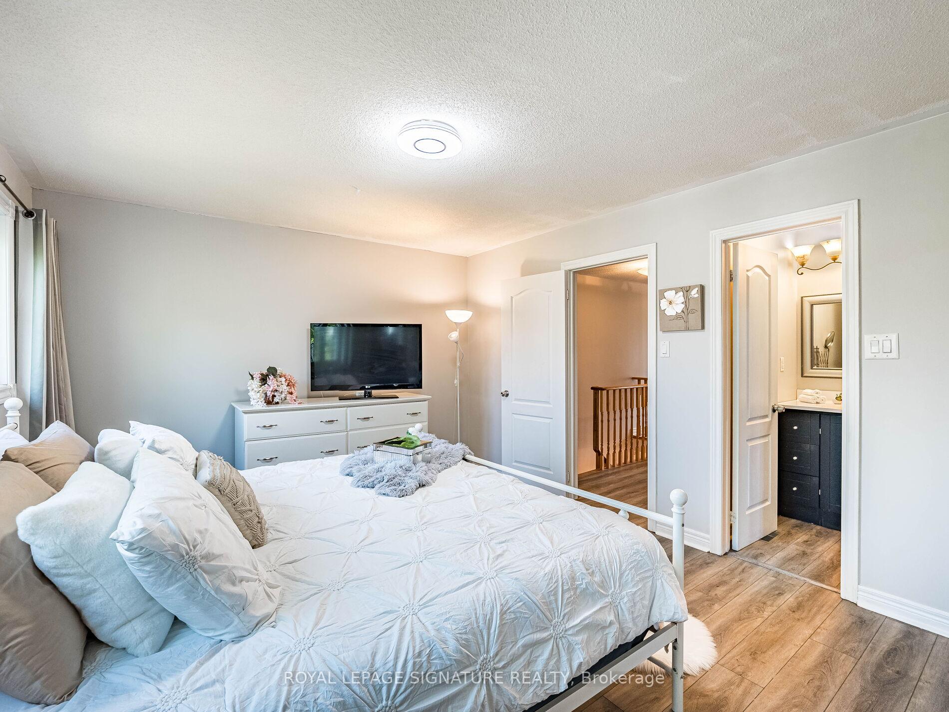 Photo 21 of 152 Lindenshire Avenue, Vaughan, Maple — HOMEH