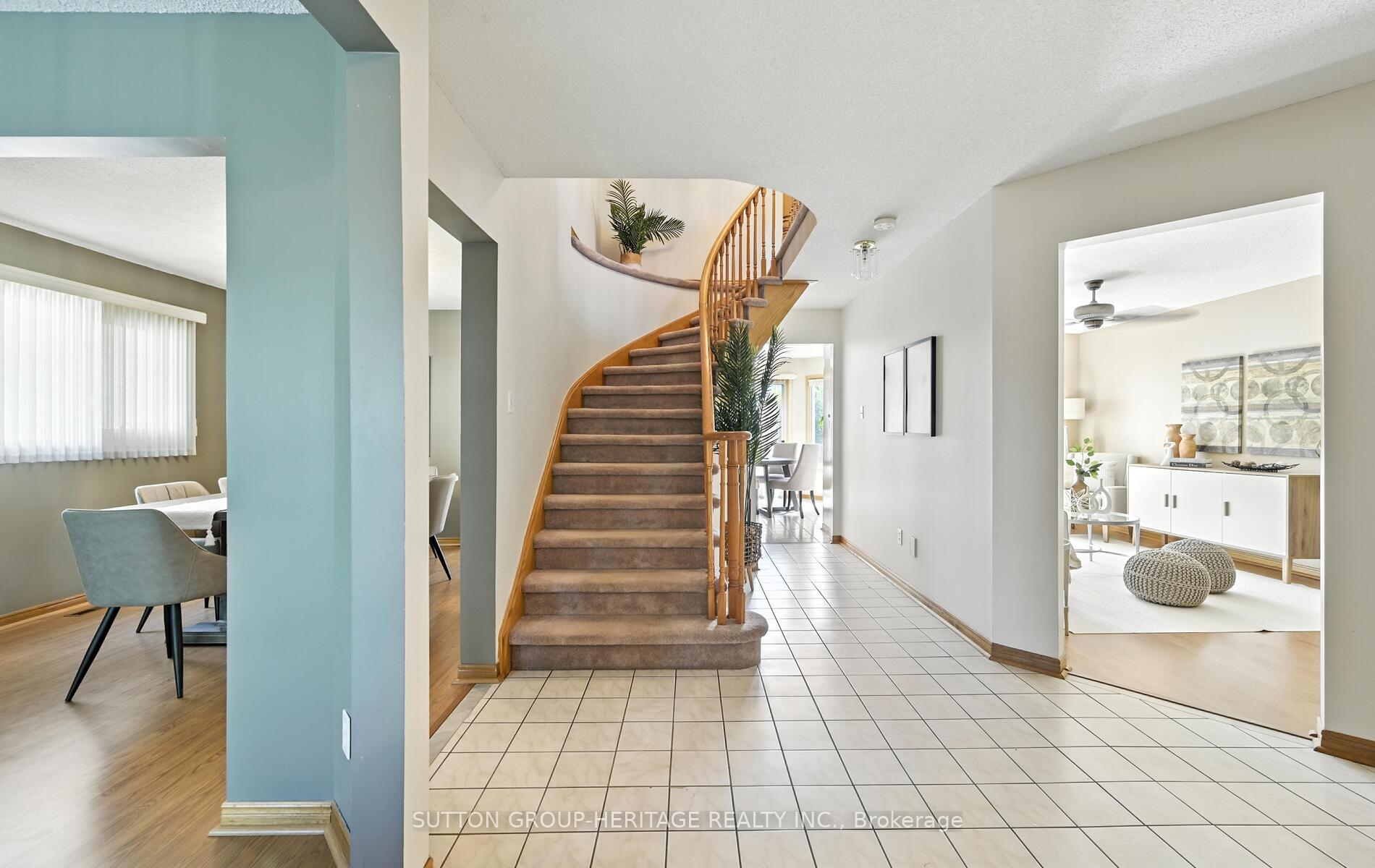 Photo 5 of 49 Valleywood Drive, Whitby, Williamsburg — HOMEH