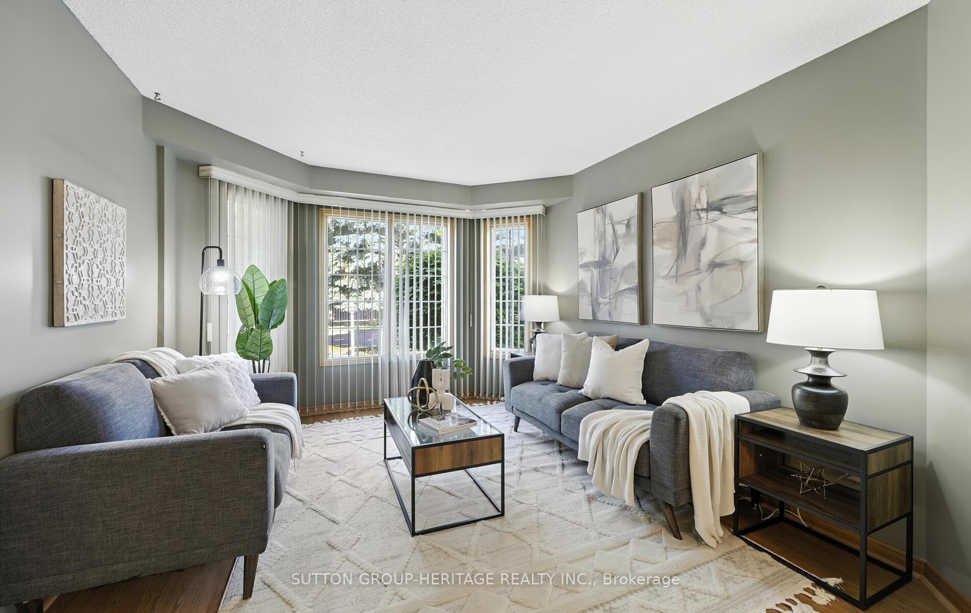 Photo 6 of 49 Valleywood Drive, Whitby, Williamsburg — HOMEH