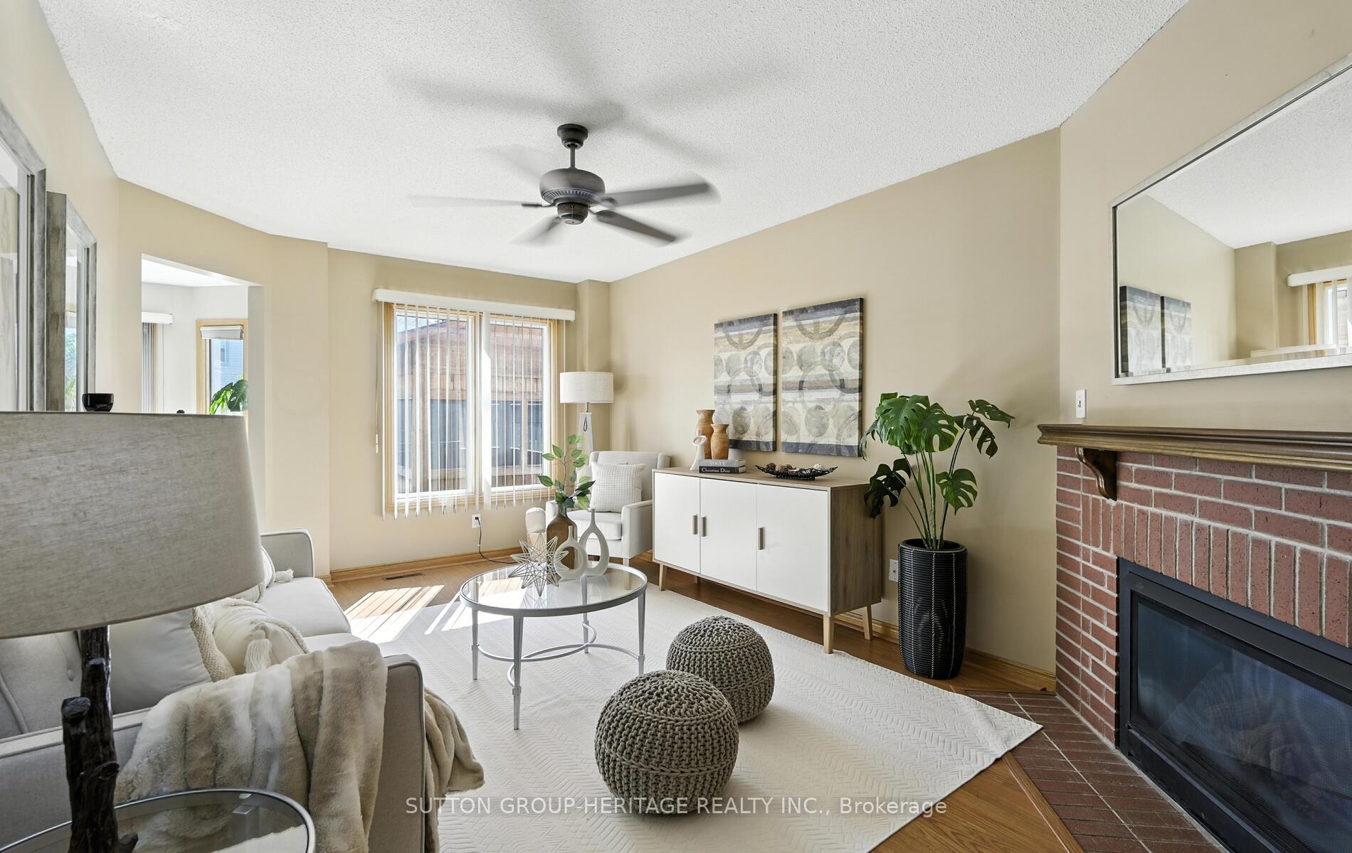 Photo 10 of 49 Valleywood Drive, Whitby, Williamsburg — HOMEH
