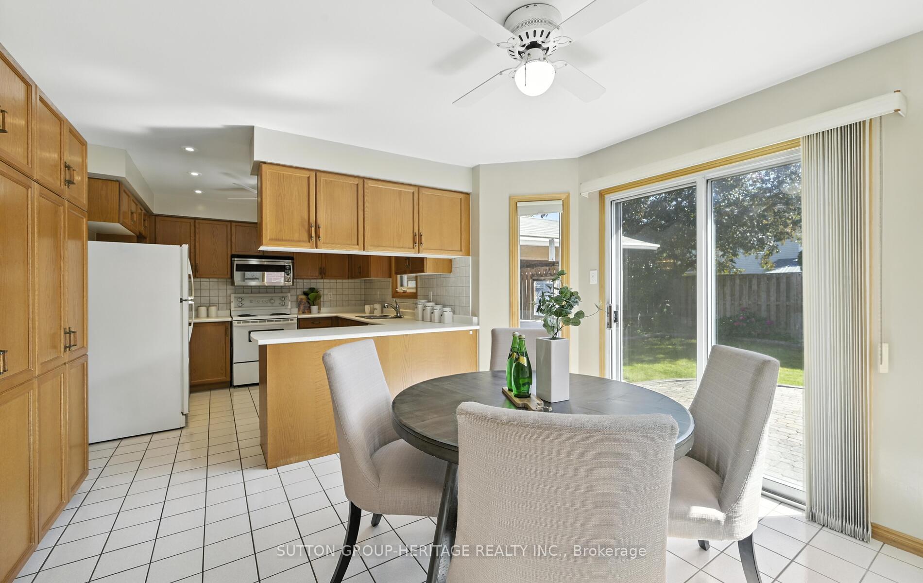 Photo 13 of 49 Valleywood Drive, Whitby, Williamsburg — HOMEH