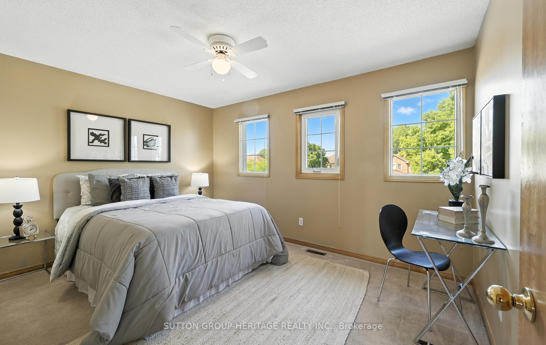 Photo 23 of 49 Valleywood Drive, Whitby, Williamsburg — HOMEH