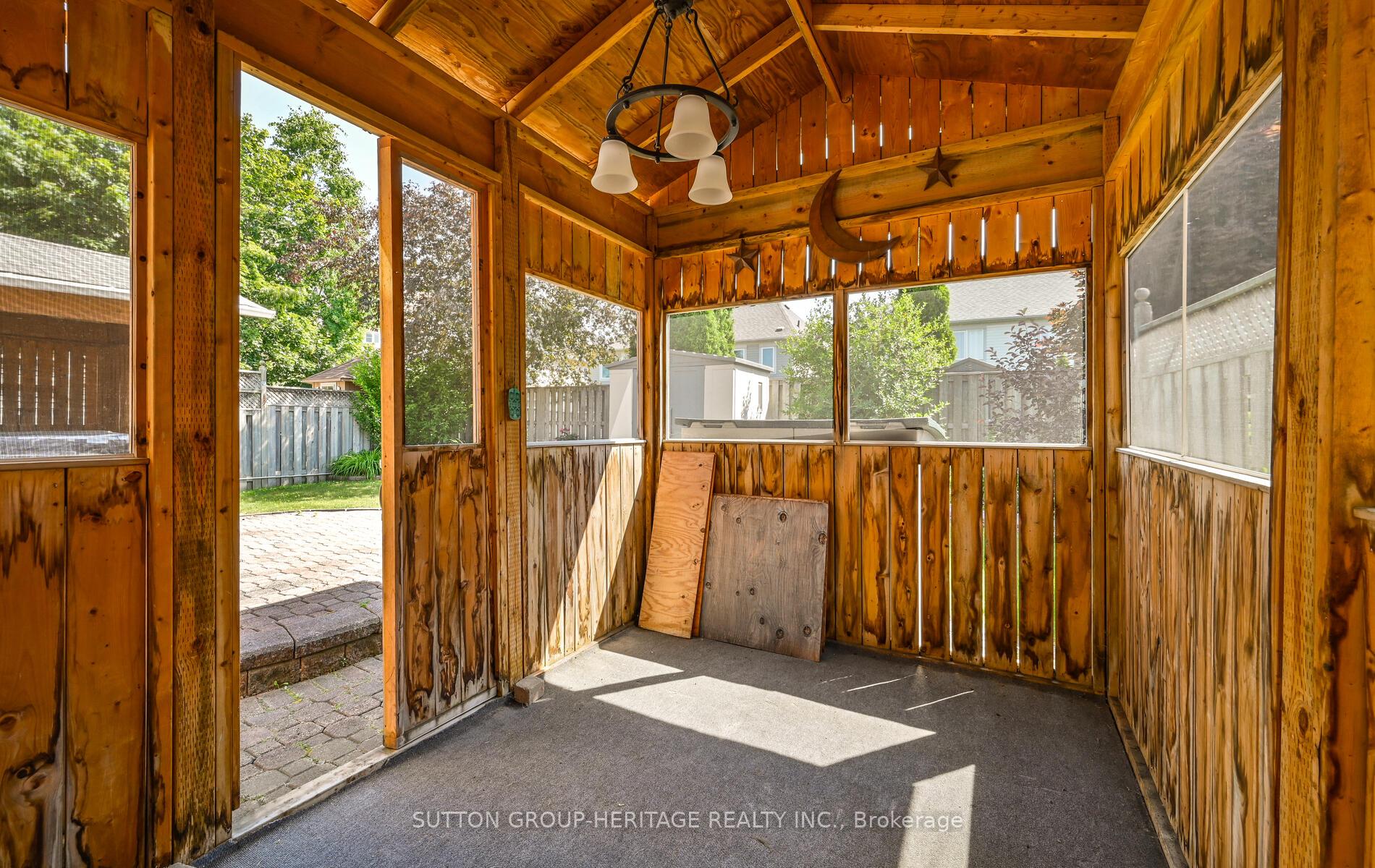 Photo 31 of 49 Valleywood Drive, Whitby, Williamsburg — HOMEH