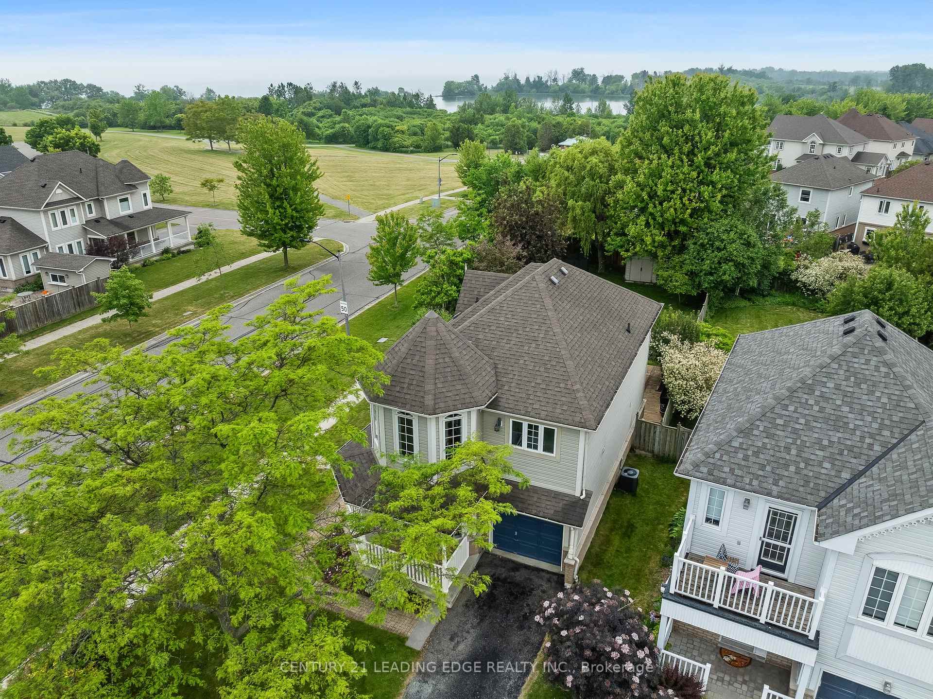 Photo 8 of 2 Four Winds Drive, Whitby, Port Whitby — HOMEH