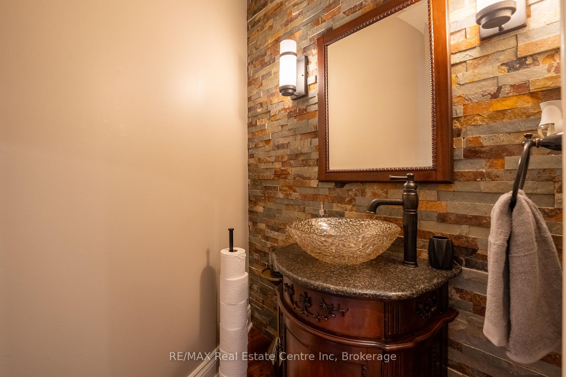 Photo 8 of 1207 Halsey Lane, Pickering, Liverpool — HOMEH