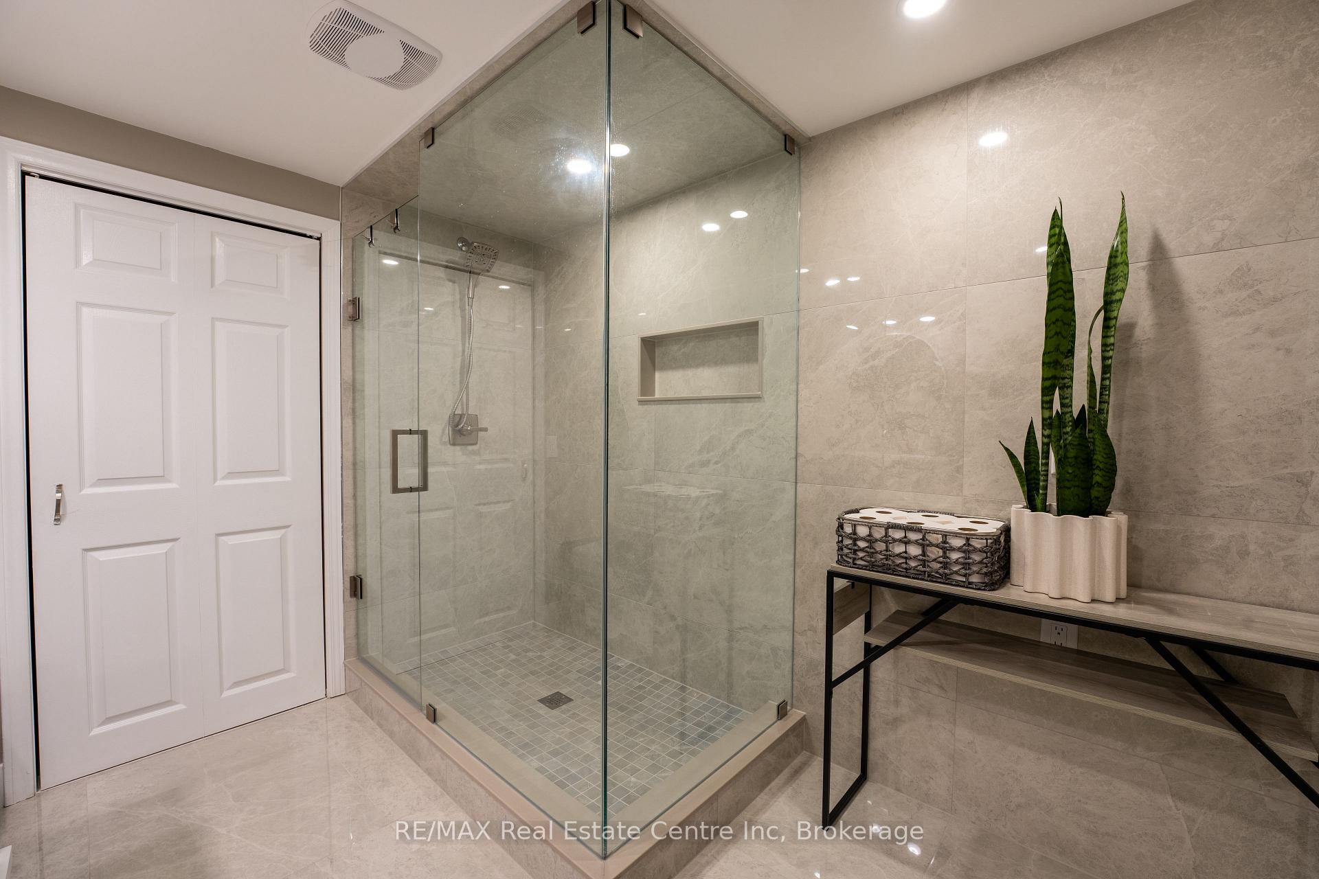 Photo 26 of 1207 Halsey Lane, Pickering, Liverpool — HOMEH