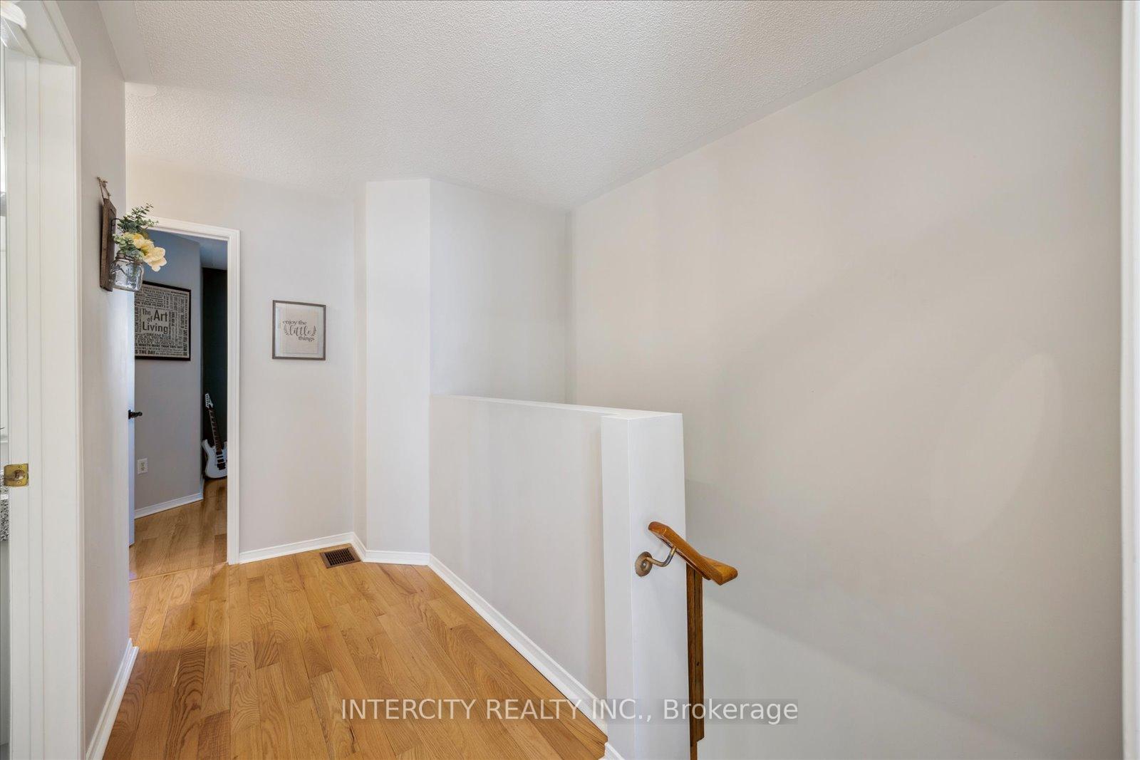 Photo 20 of 372 Sparrow Circle, Pickering, Highbush — HOMEH