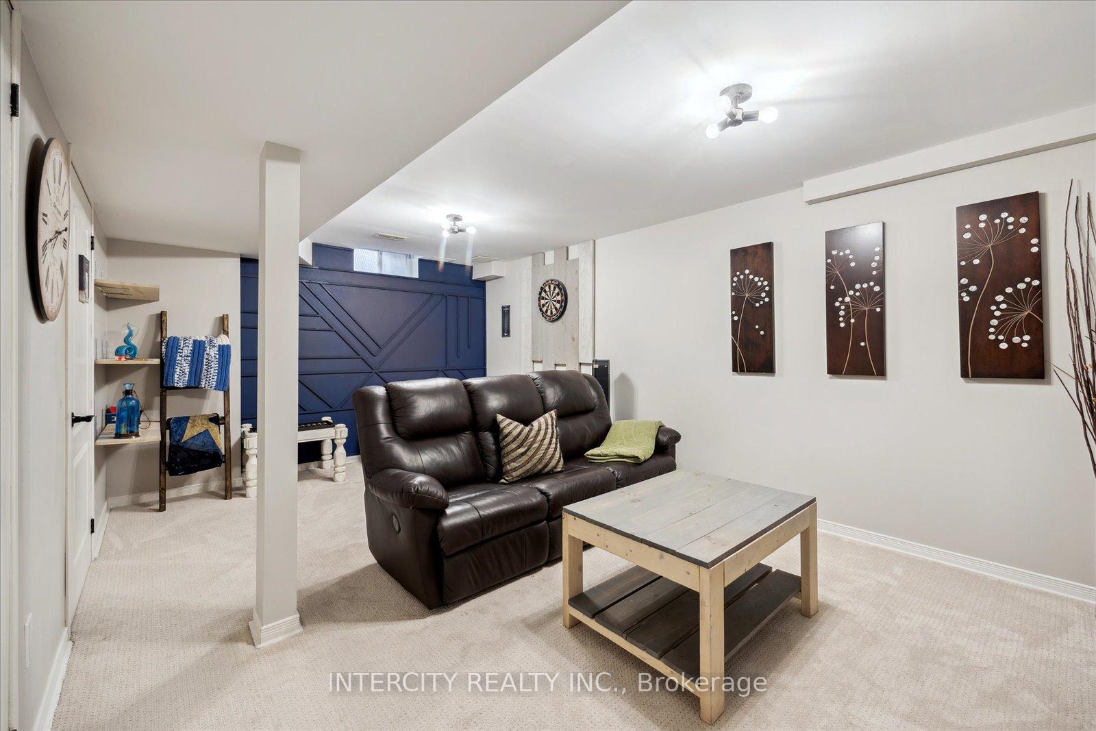 Photo 22 of 372 Sparrow Circle, Pickering, Highbush — HOMEH