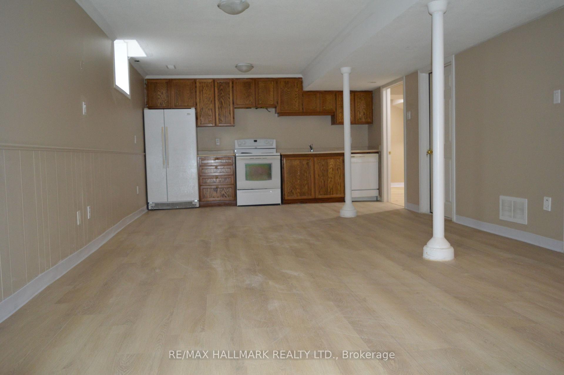 Photo 2 of 46 Crooked Stick Road, Vaughan, Glen Shields — HOMEH