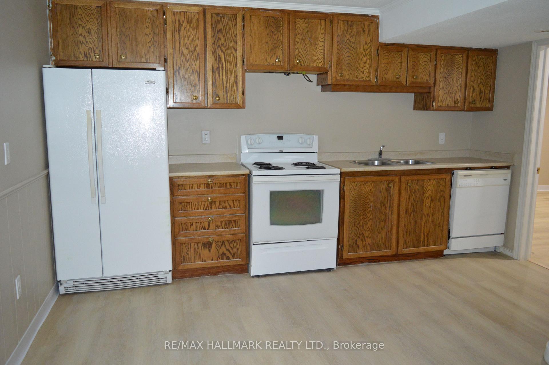 Photo 3 of 46 Crooked Stick Road, Vaughan, Glen Shields — HOMEH