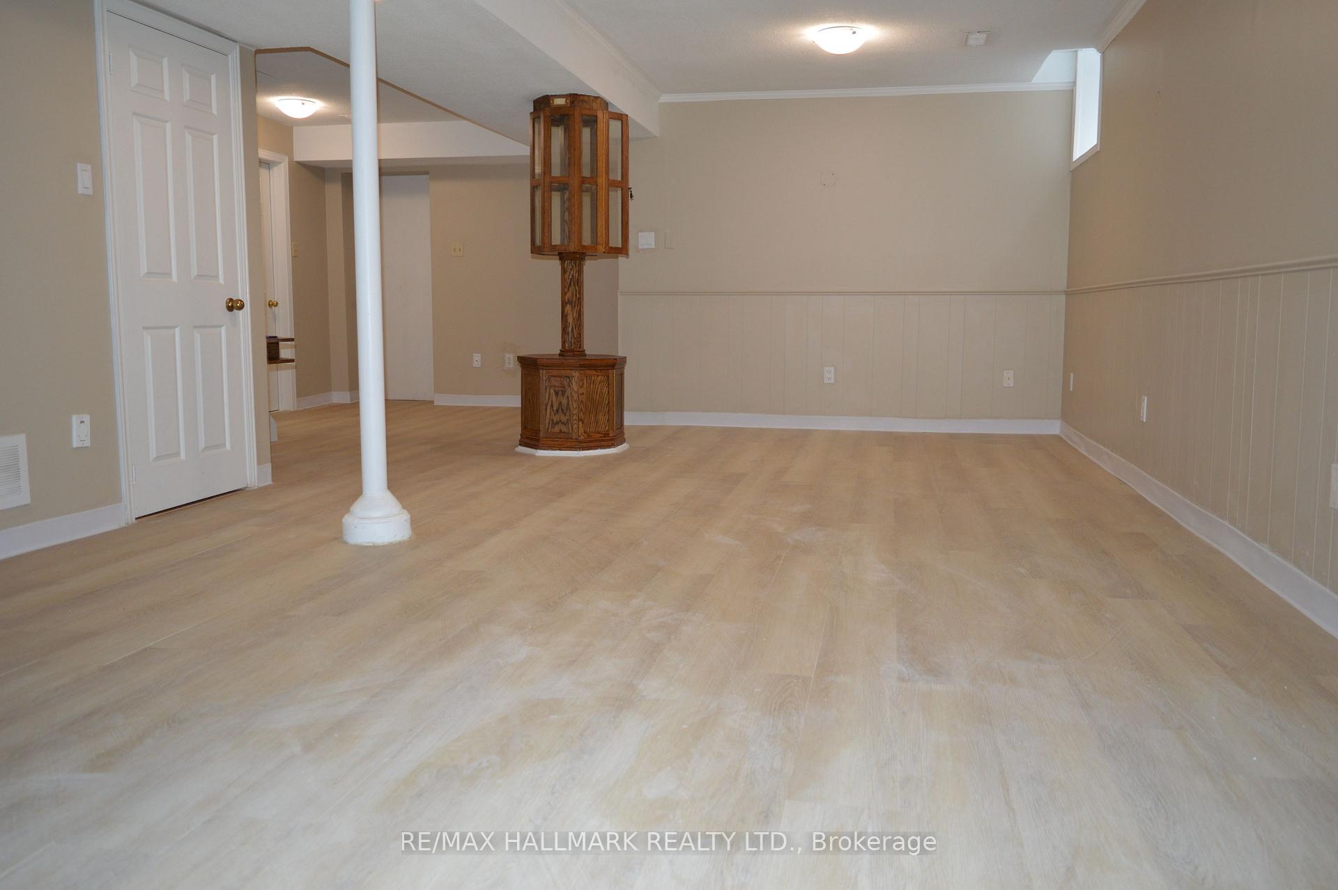 Photo 4 of 46 Crooked Stick Road, Vaughan, Glen Shields — HOMEH