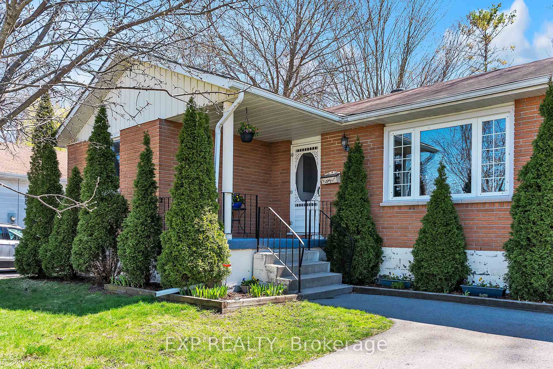 Photo 2 of 83 Nicholas Street, Quinte West, Trenton Ward — HOMEH