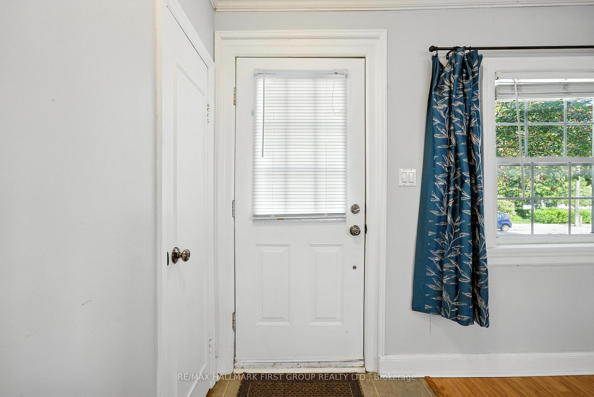 Photo 7 of 220 Centre Street S, Whitby, Downtown Whitby — HOMEH