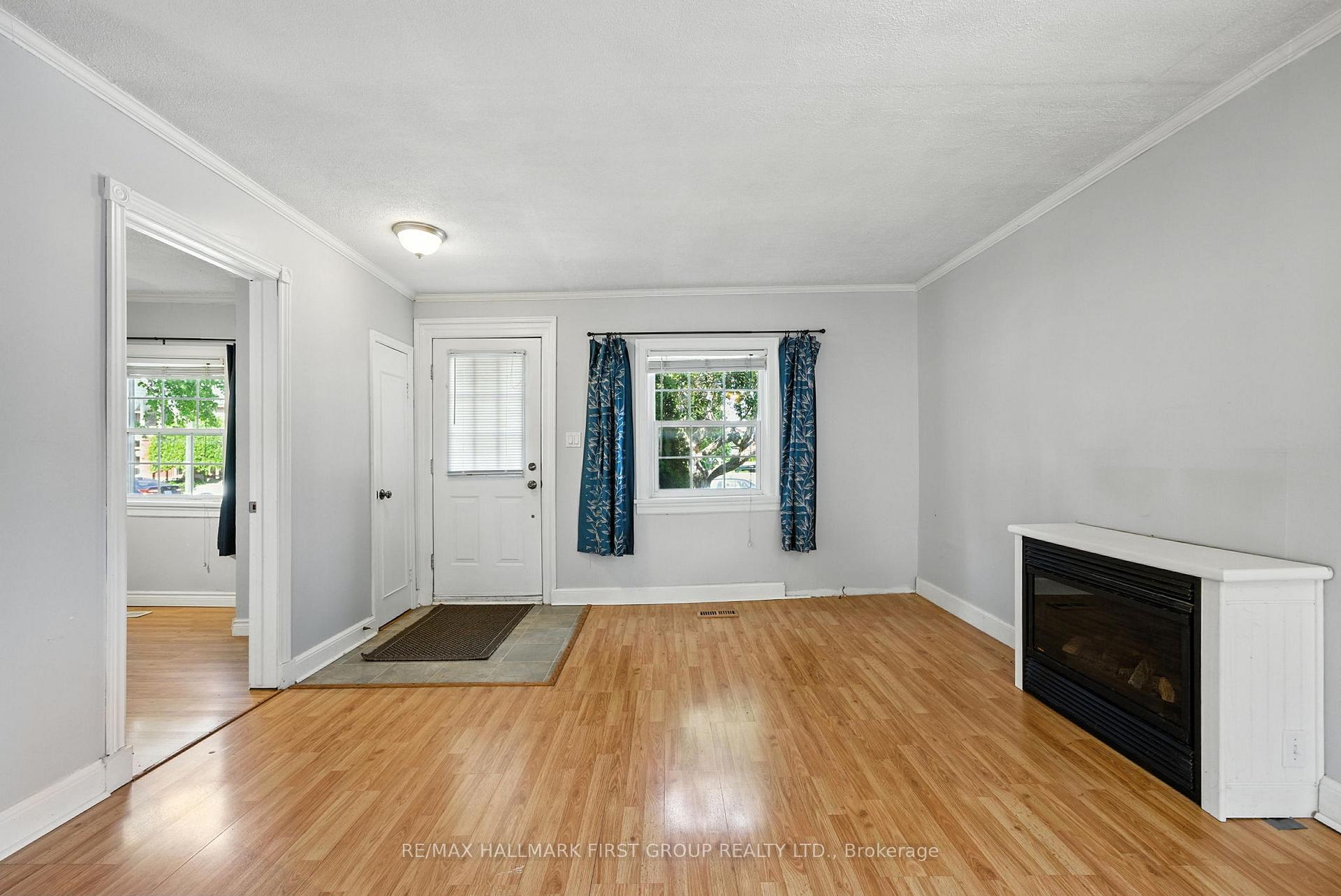 Photo 13 of 220 Centre Street S, Whitby, Downtown Whitby — HOMEH