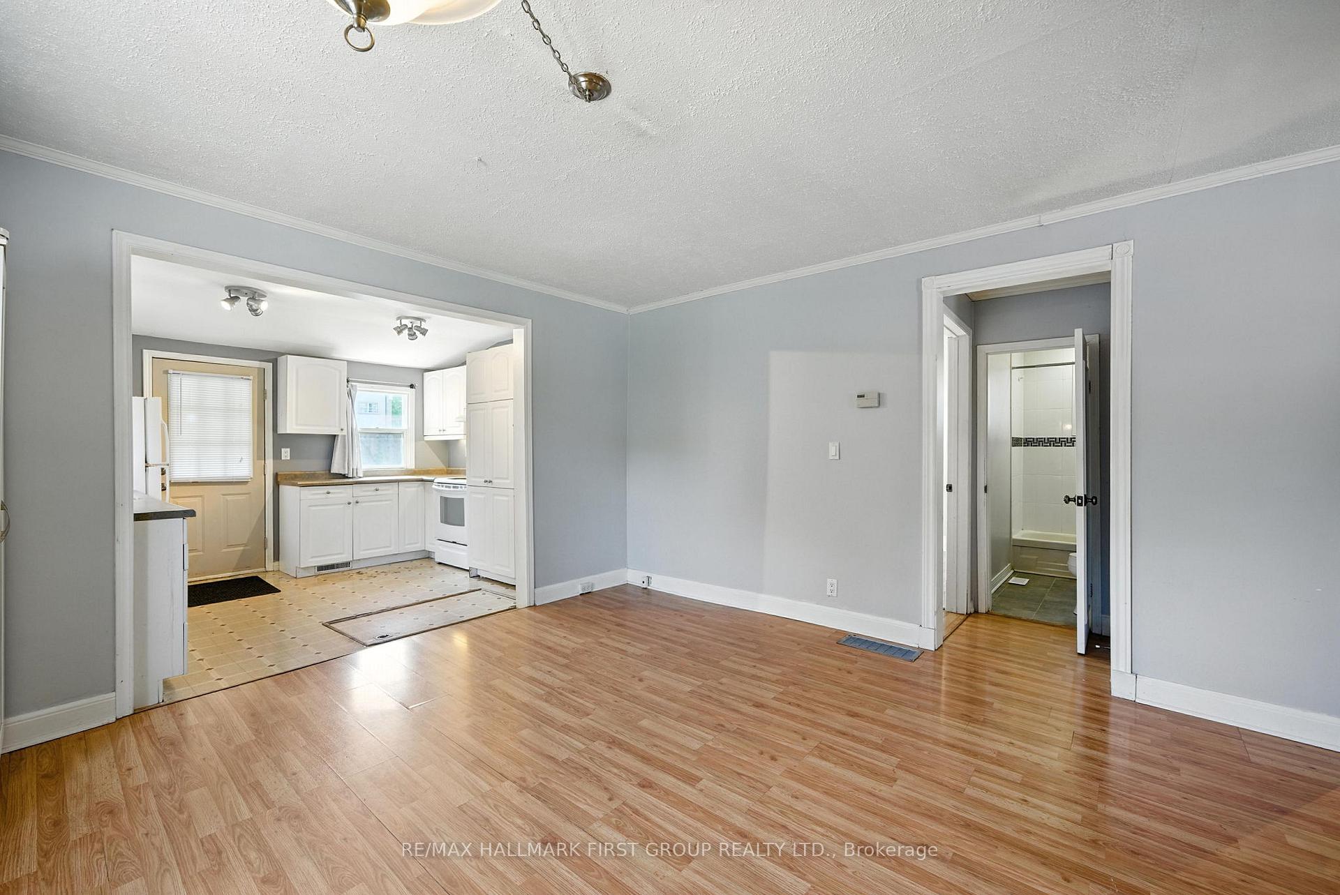 Photo 14 of 220 Centre Street S, Whitby, Downtown Whitby — HOMEH