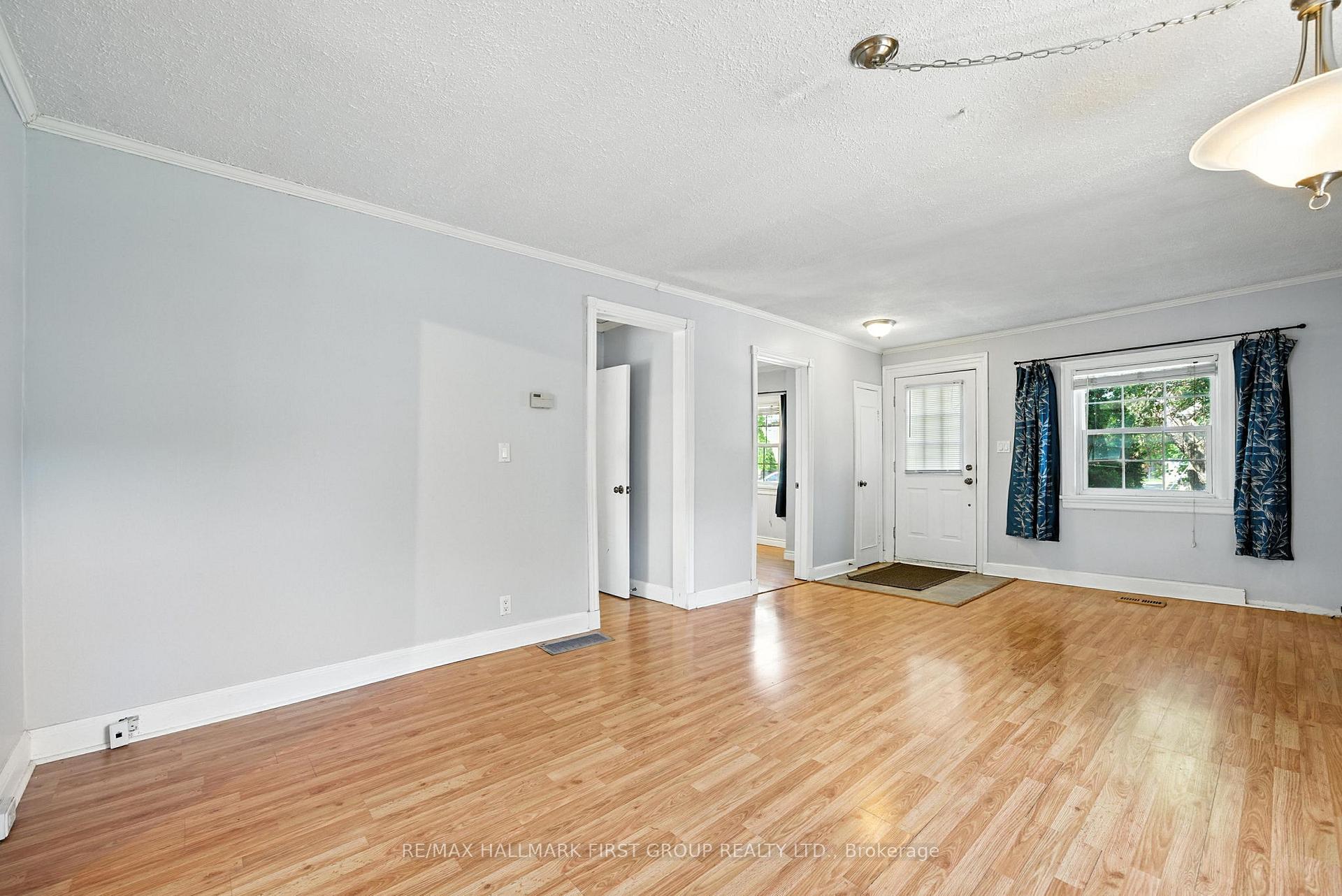 Photo 15 of 220 Centre Street S, Whitby, Downtown Whitby — HOMEH