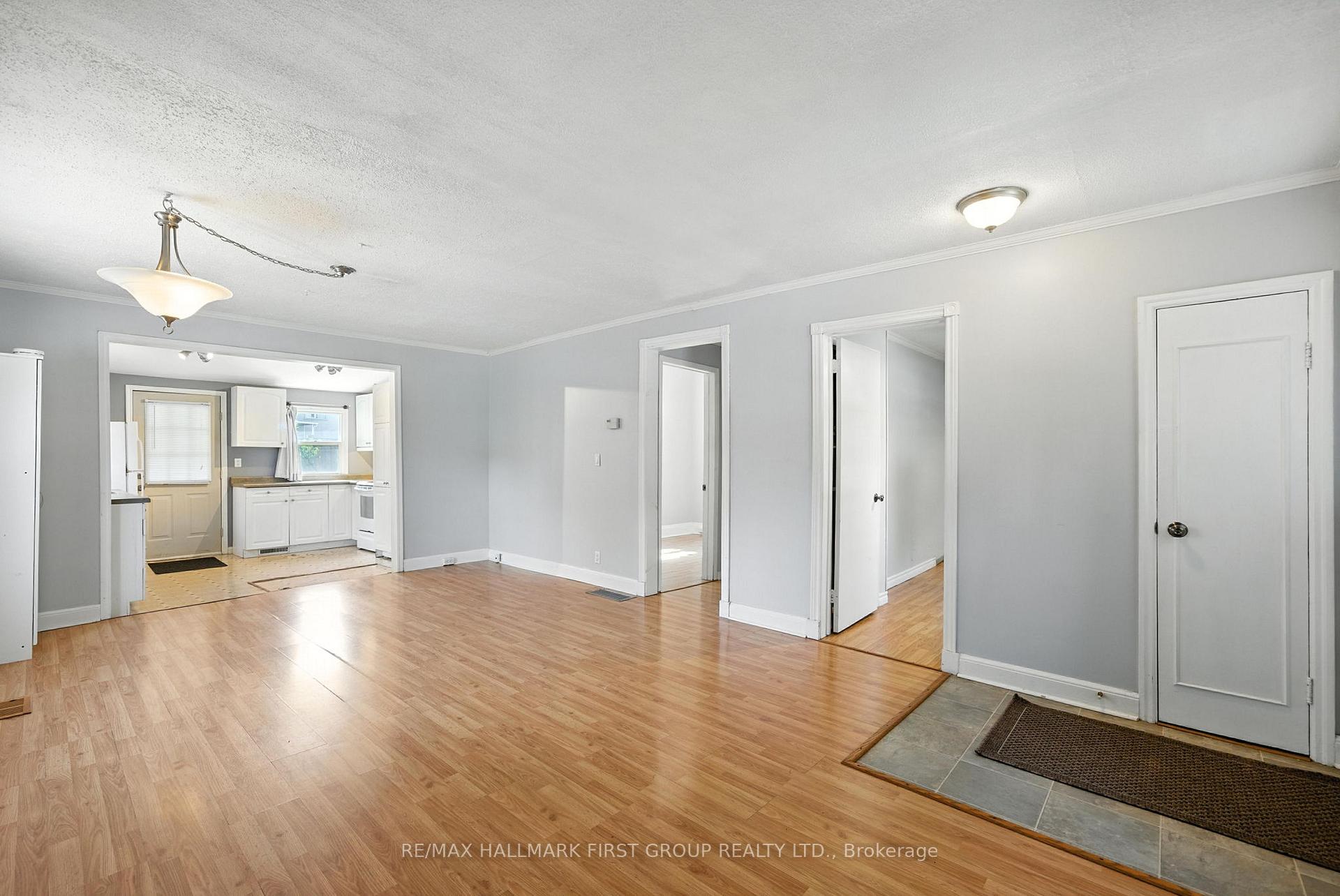 Photo 16 of 220 Centre Street S, Whitby, Downtown Whitby — HOMEH