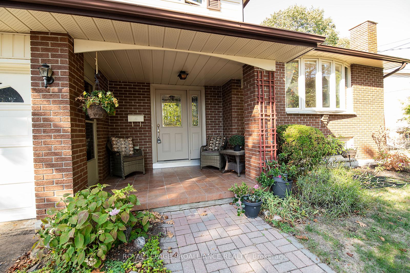 Photo 6 of 41 Hope Crescent, Belleville, Belleville Ward — HOMEH