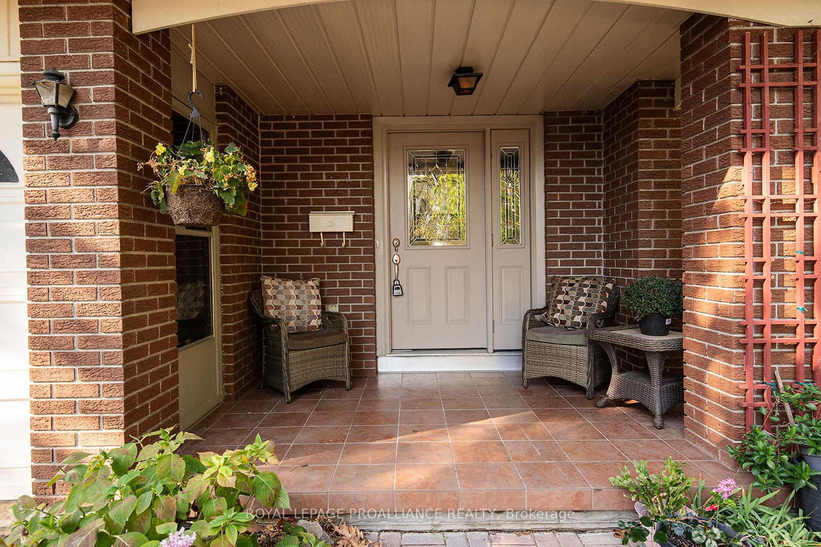 Photo 10 of 41 Hope Crescent, Belleville, Belleville Ward — HOMEH