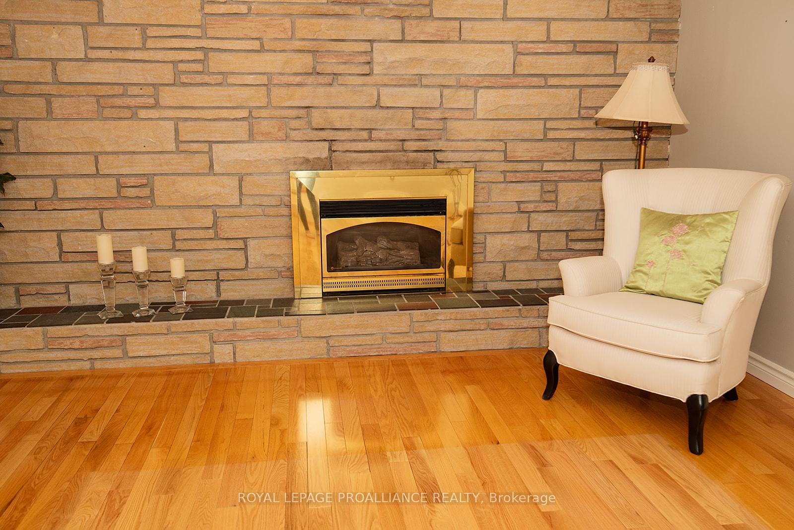 Photo 7 of 41 Hope Crescent, Belleville, Belleville Ward — HOMEH