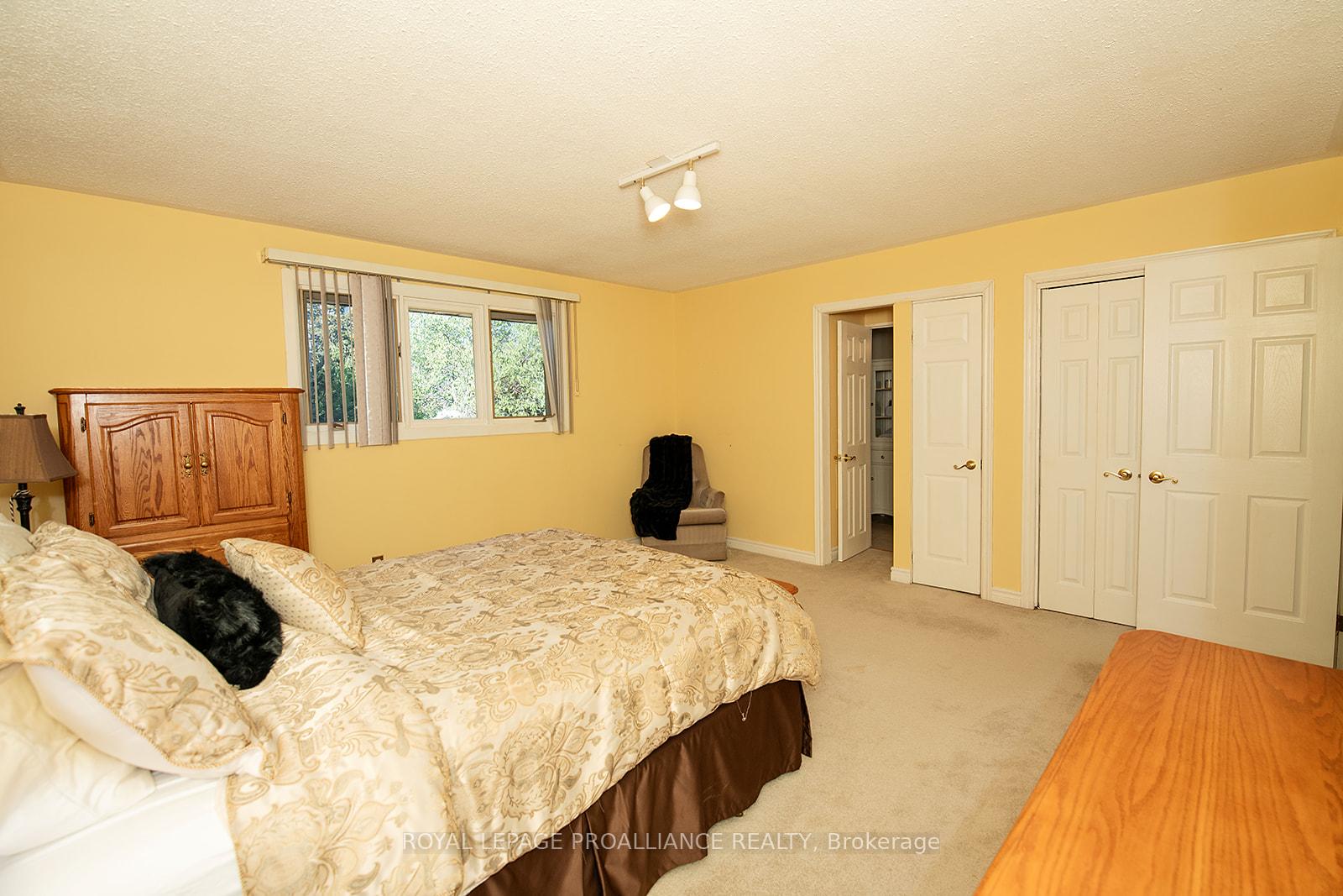 Photo 13 of 41 Hope Crescent, Belleville, Belleville Ward — HOMEH