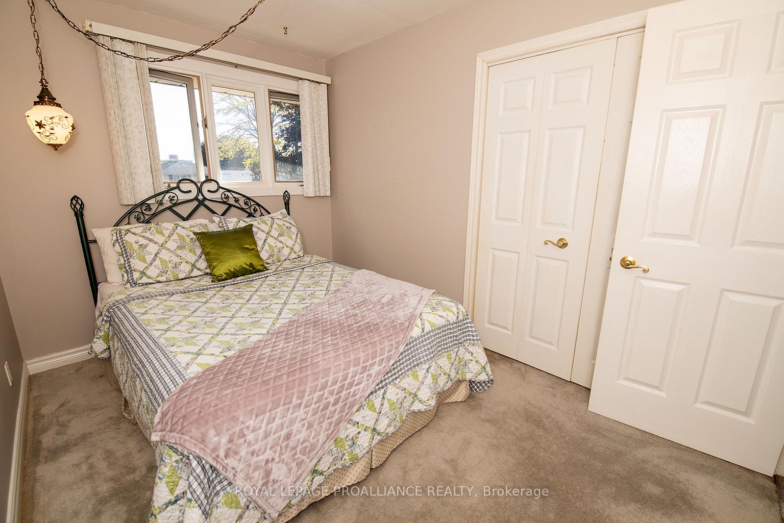 Photo 15 of 41 Hope Crescent, Belleville, Belleville Ward — HOMEH