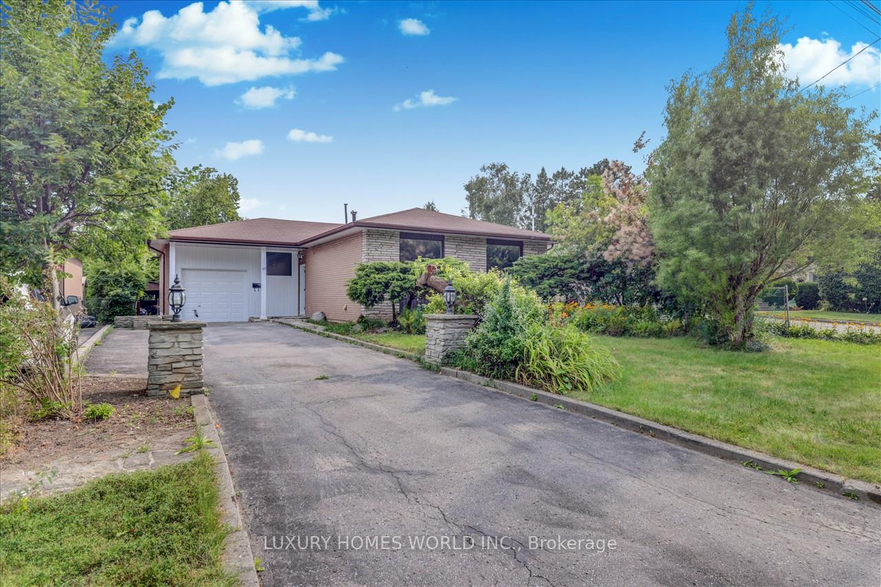 Photo 3 of 951 Essa Crescent, Pickering, West Shore — HOMEH